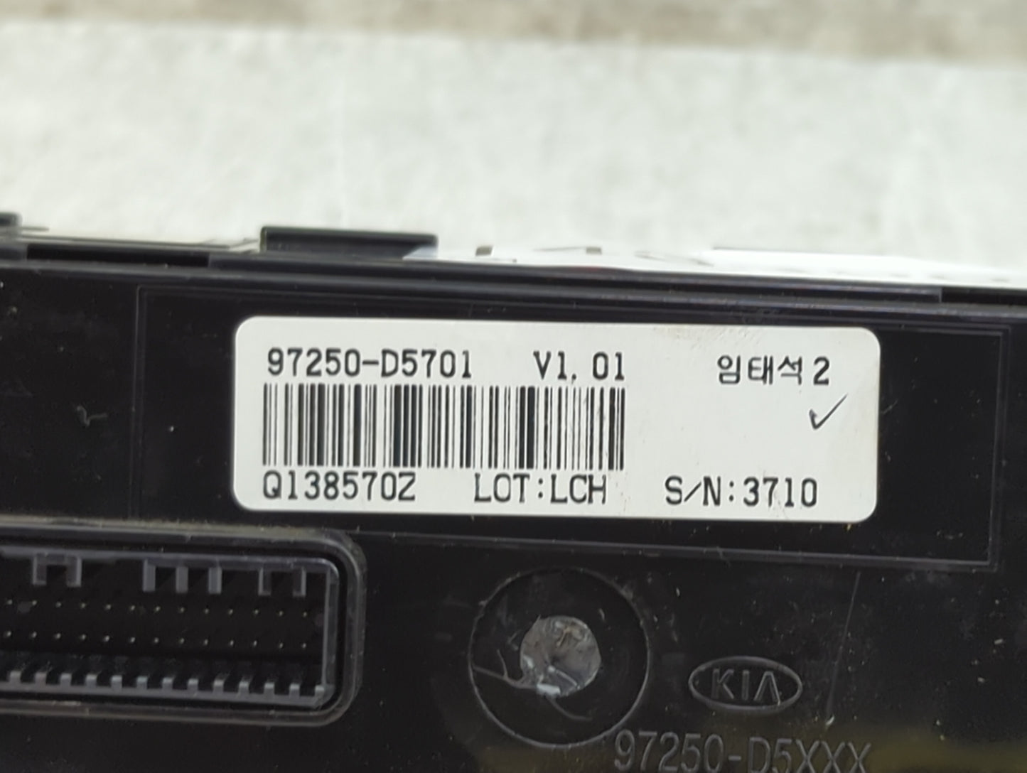 2016 Kia Optima Climate Control Module Temperature AC/Heater Replacement P/N:97250-D5701 Fits OEM Used Auto Parts - Oemuseda