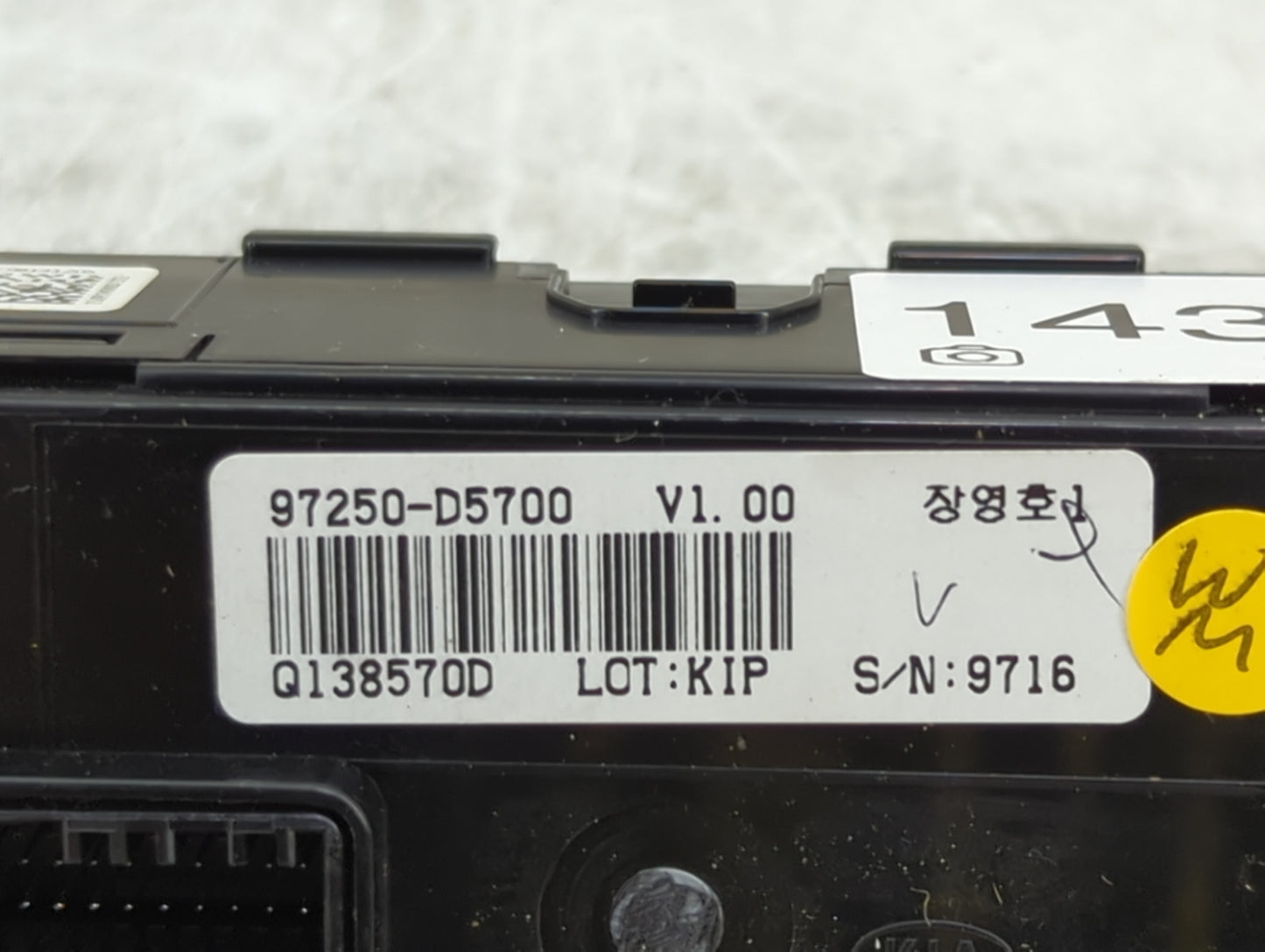 2016 Kia Optima Climate Control Module Temperature AC/Heater Replacement P/N:97250-D5700 Fits OEM Used Auto Parts - Oemuseda