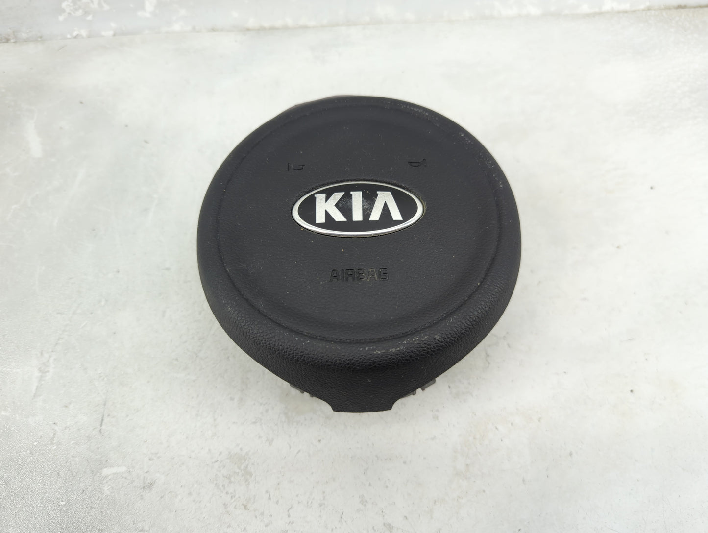 2016 Kia Optima Air Bag Driver Left Steering Wheel Mounted P/N:1048617 Fits OEM Used Auto Parts - Oemusedautoparts1.com