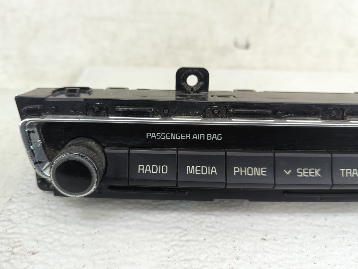 2016-2018 Kia Optima Radio Control Panel - Oemusedautoparts1.com