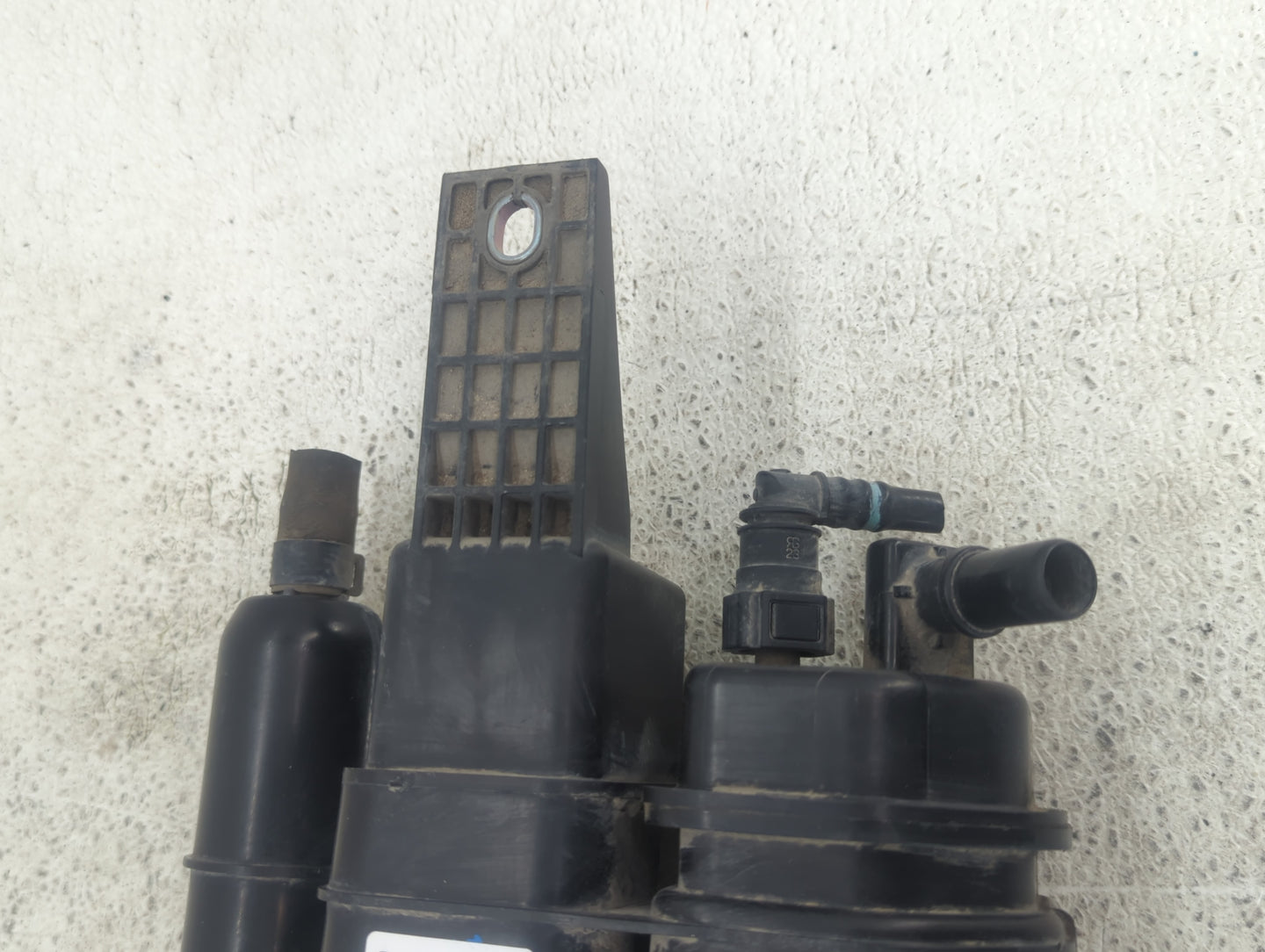 2016 Kia Optima Fuel Vapor Charcoal Canister 1437051 - Oemusedautoparts1.com