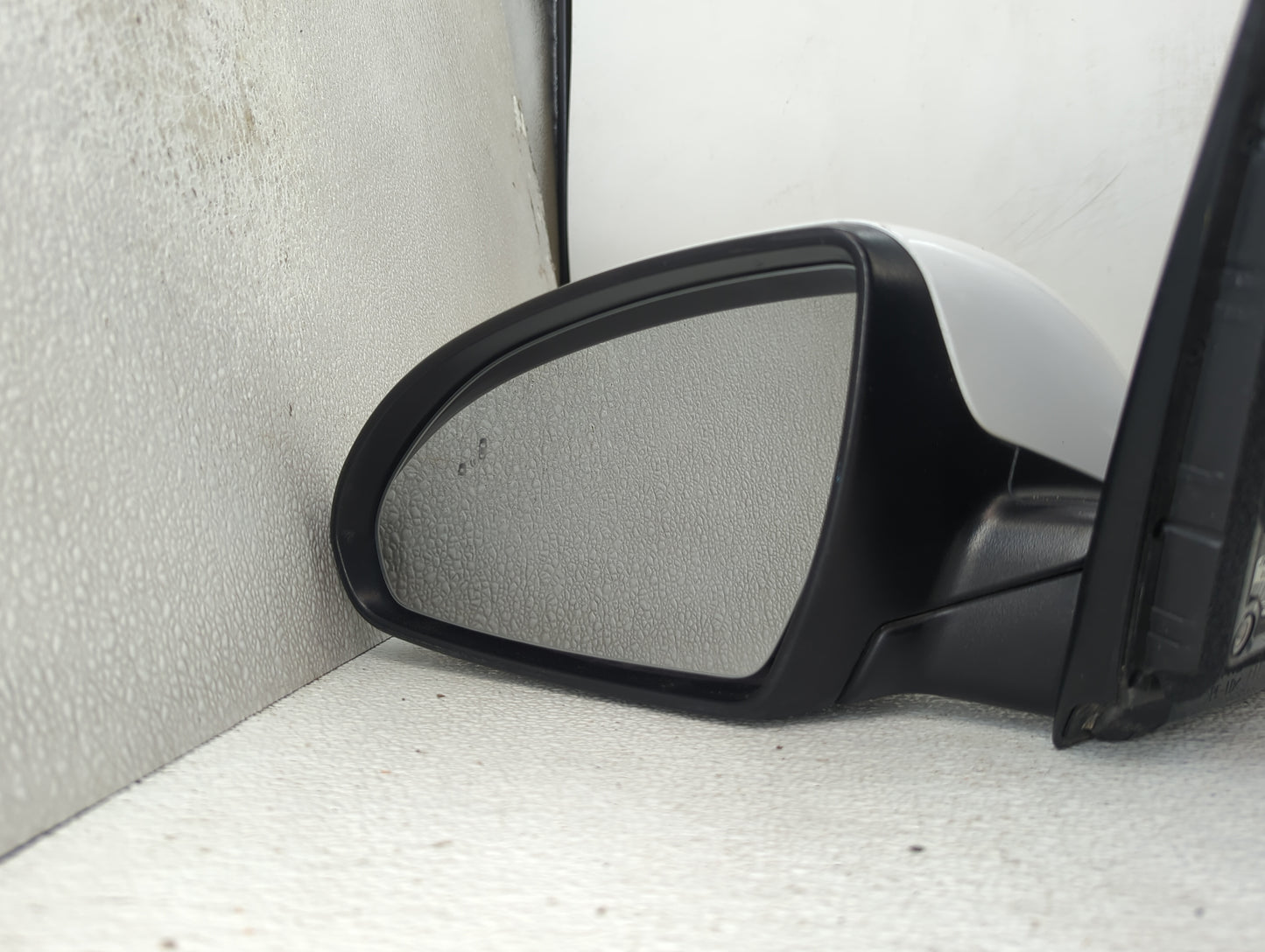 2016-2020 Kia Optima Driver Side View Mirror - Left Door Mirror OEM Used - Oemusedautoparts1.com