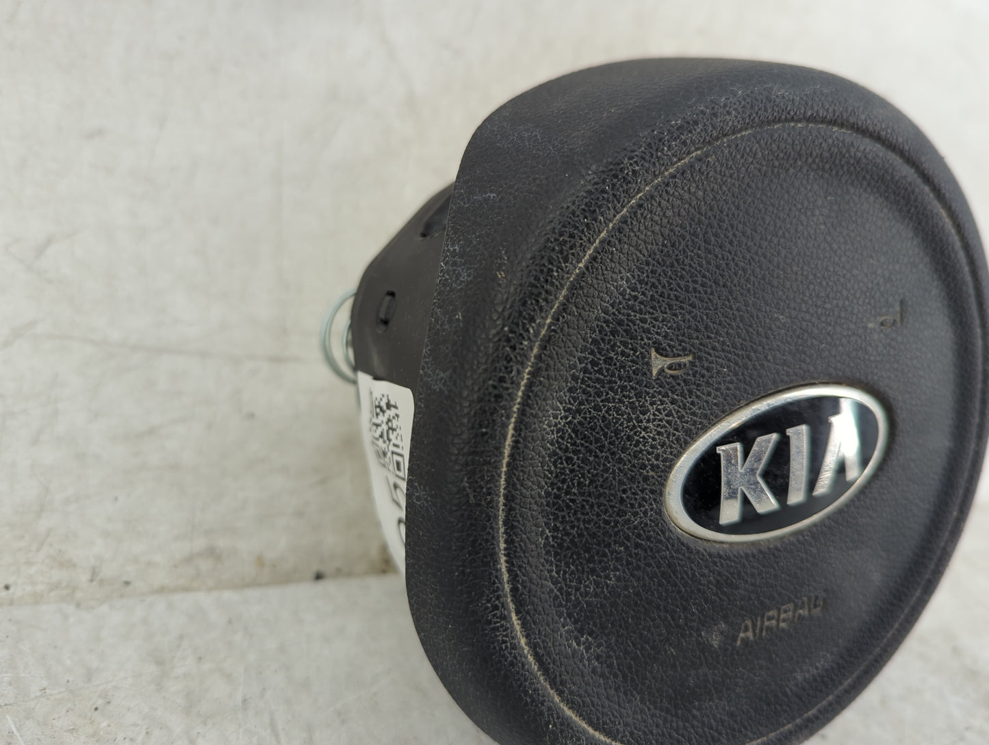 2016-2018 Kia Optima Air Bag Driver Left Steering Wheel Mounted Black 1458895 - Oemusedautoparts1.com