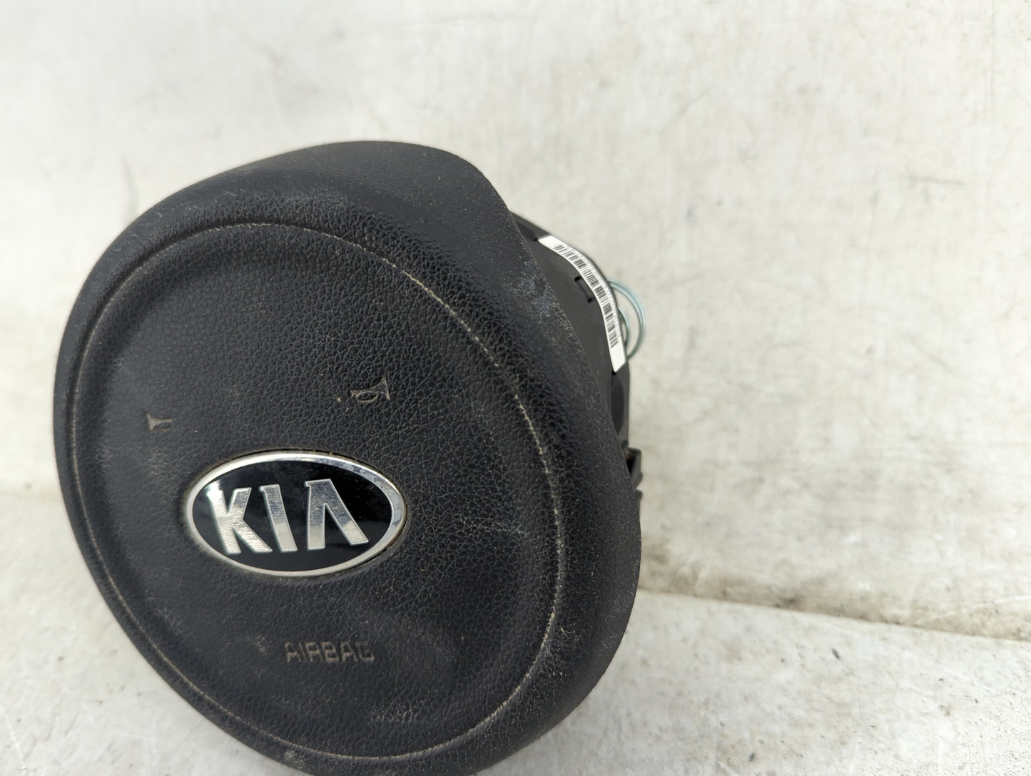 2016-2018 Kia Optima Air Bag Driver Left Steering Wheel Mounted Black 1458895 - Oemusedautoparts1.com
