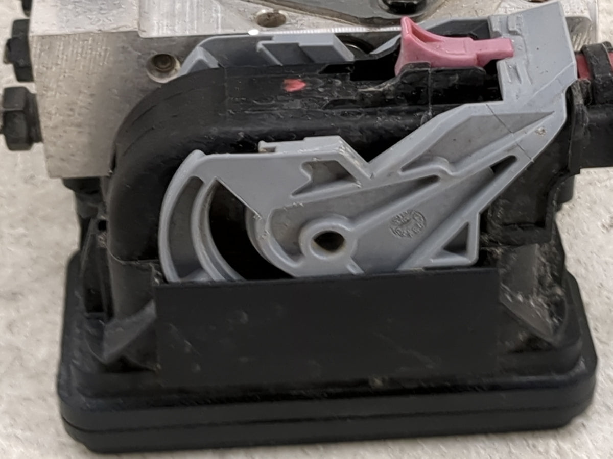 2016-2018 Kia Optima Anti-Lock Brake ABS Pump Module Actuator OEM P/N:D5589-30500 Fits Fits 2016 2017 2018 OEM Used Auto Par
