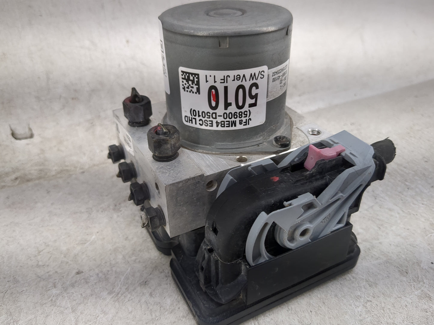 2016-2018 Kia Optima ABS Pump Control Module Replacement P/N:D5589-30500 Fits Fits 2016 2017 2018 OEM Used Auto Parts - Oemu