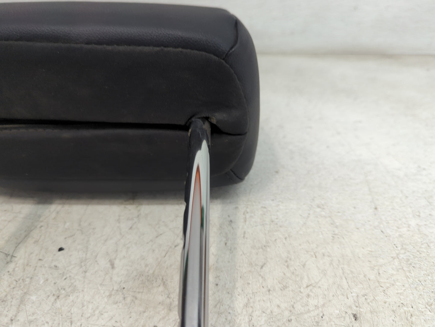 2016-2018 Kia Optima Headrest Head Rest Front Driver Seat Black 1470980 - Oemusedautoparts1.com