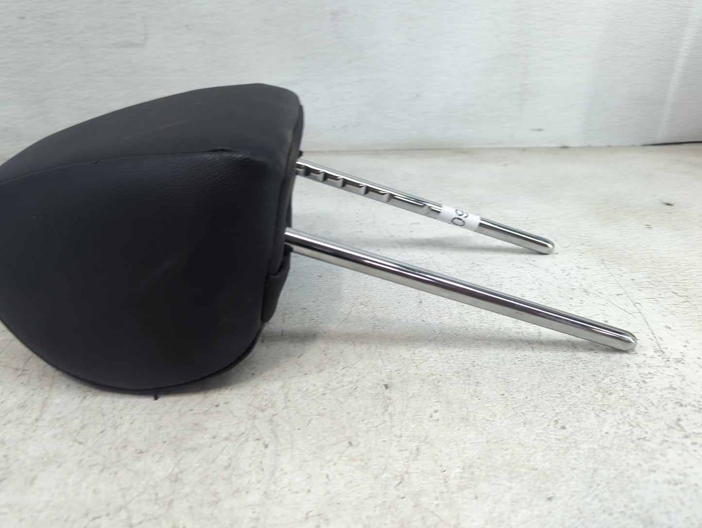 2016-2018 Kia Optima Headrest Head Rest Front Driver Seat Black 1470980 - Oemusedautoparts1.com