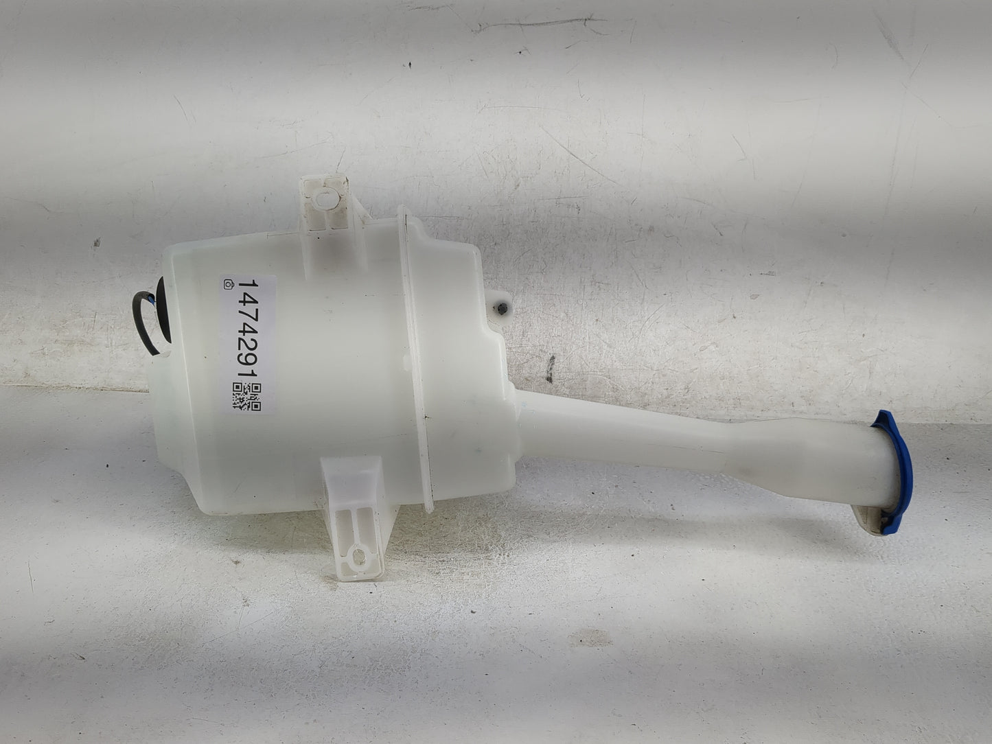 2016-2020 Kia Optima Windshield Washer Fluid Reservoir Bottle Oem 1474291 - Oemusedautoparts1.com