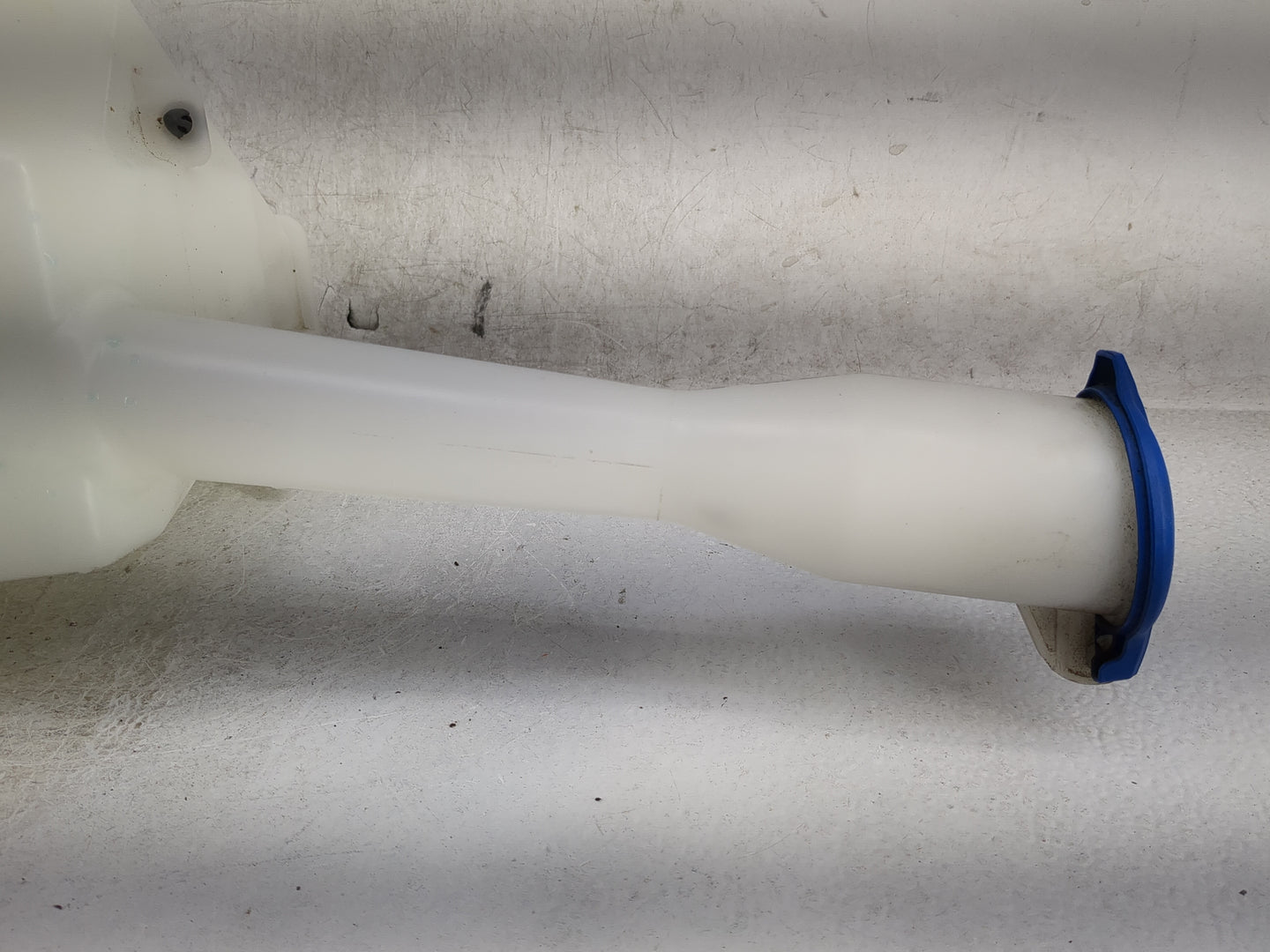 2016-2020 Kia Optima Windshield Washer Fluid Reservoir Bottle Oem 1474291 - Oemusedautoparts1.com
