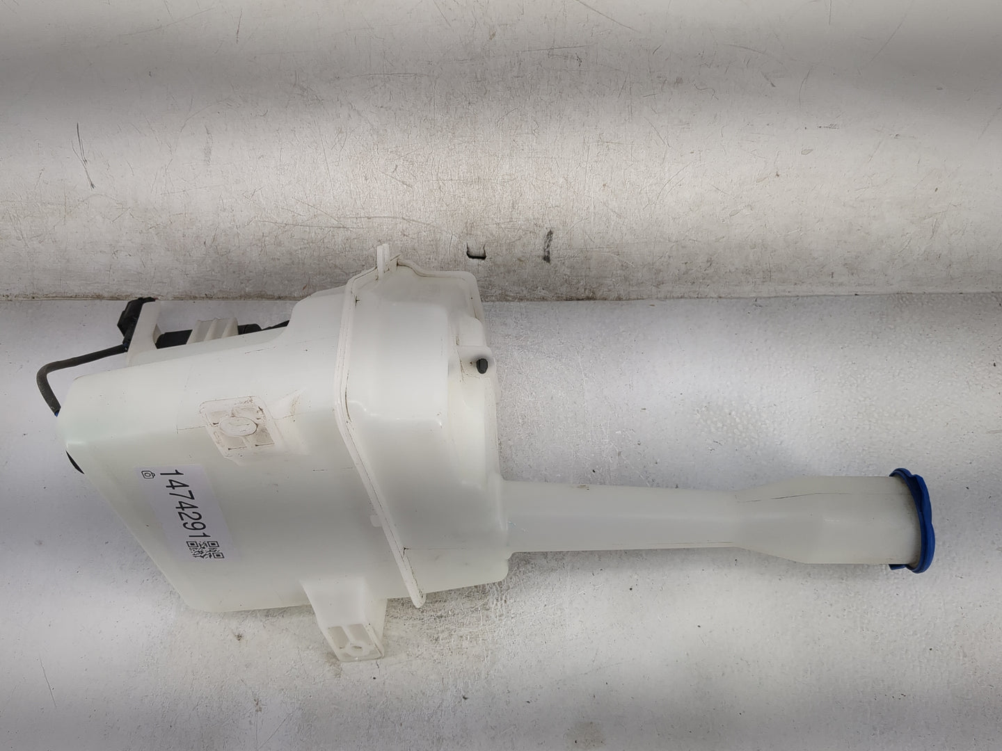 2016-2020 Kia Optima Windshield Washer Fluid Reservoir Bottle Oem 1474291 - Oemusedautoparts1.com