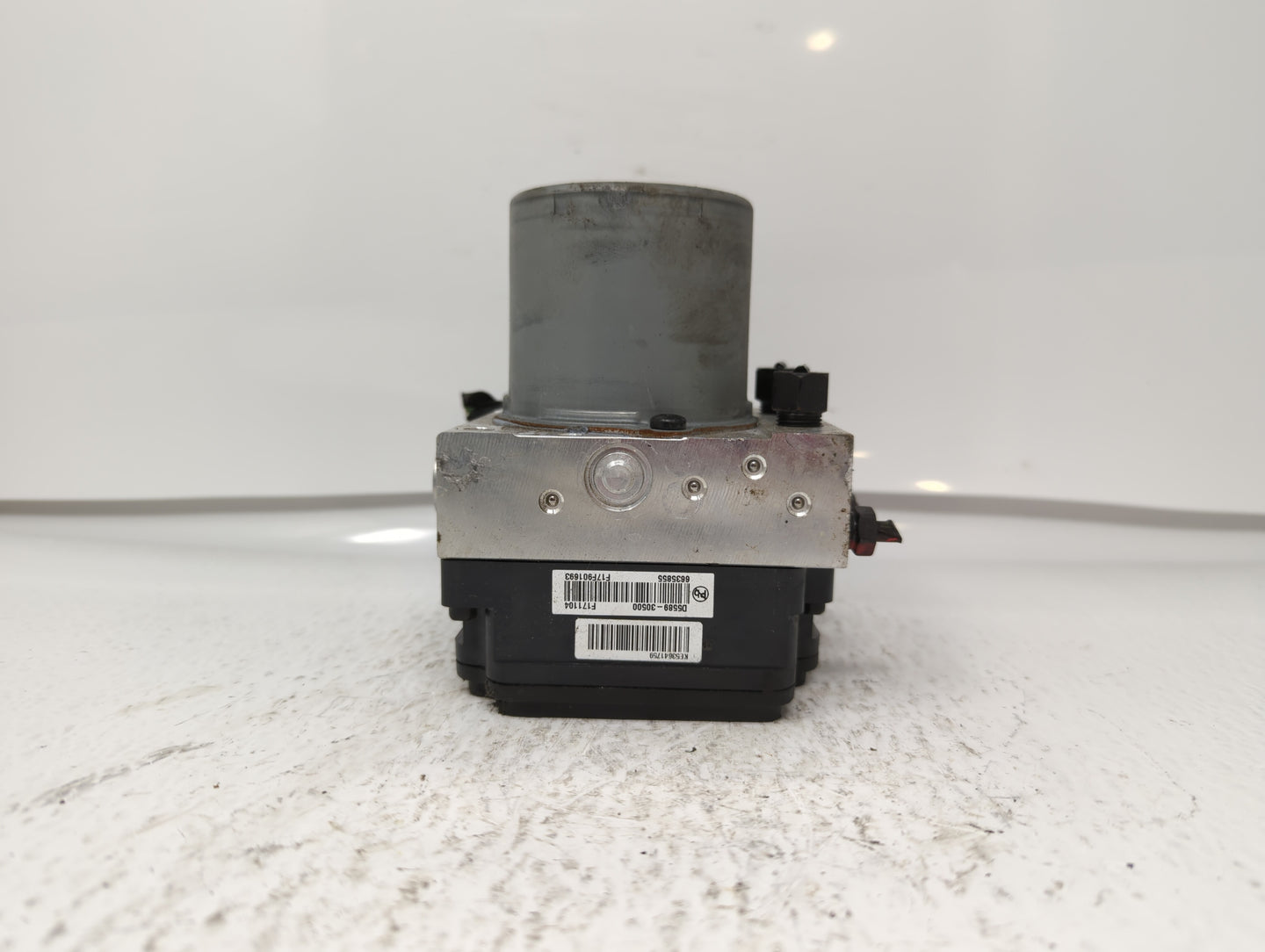 2016-2018 Kia Optima ABS Pump Control Module Replacement P/N:58920-D5060 58920-D5010, 58900-D5060 Fits Fits 2016 2017 2018 O