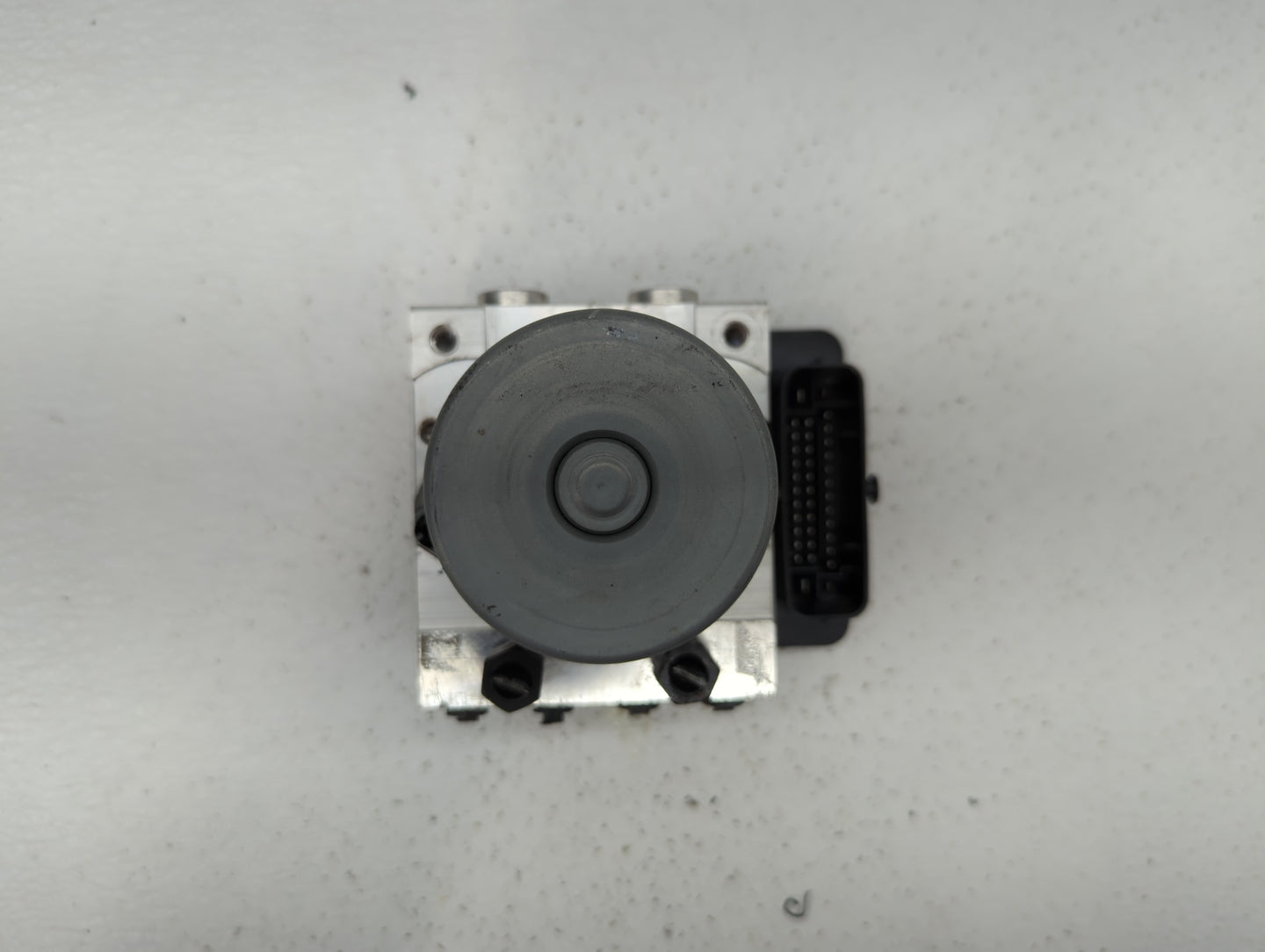 2016-2018 Kia Optima ABS Pump Control Module Replacement P/N:D5589-30500 58920-2T550, D5589-20500 Fits Fits 2016 2017 2018 O