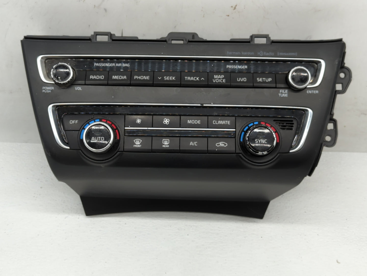 2016-2019 Kia Optima Radio Control Panel - Oemusedautoparts1.com