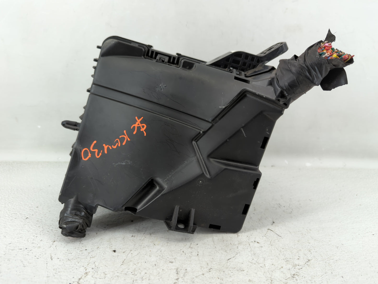 2016-2019 Kia Optima Fusebox Fuse Box Panel Relay Module P/N:91950-D5822 Fits Fits 2016 2017 2018 2019 OEM Used Auto Parts -