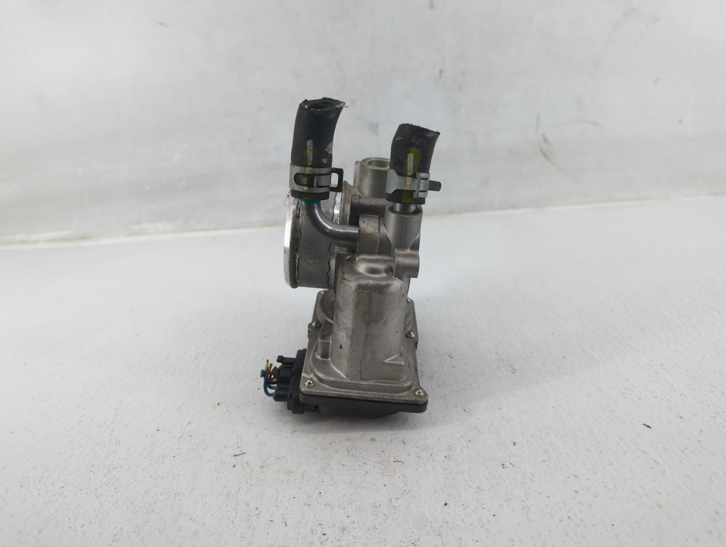 2016-2020 Kia Optima Throttle Body P/N:35100-2B340 Fits Fits 2015 2016 2017 2018 2019 2020 2021 2022 OEM Used Auto Parts - O
