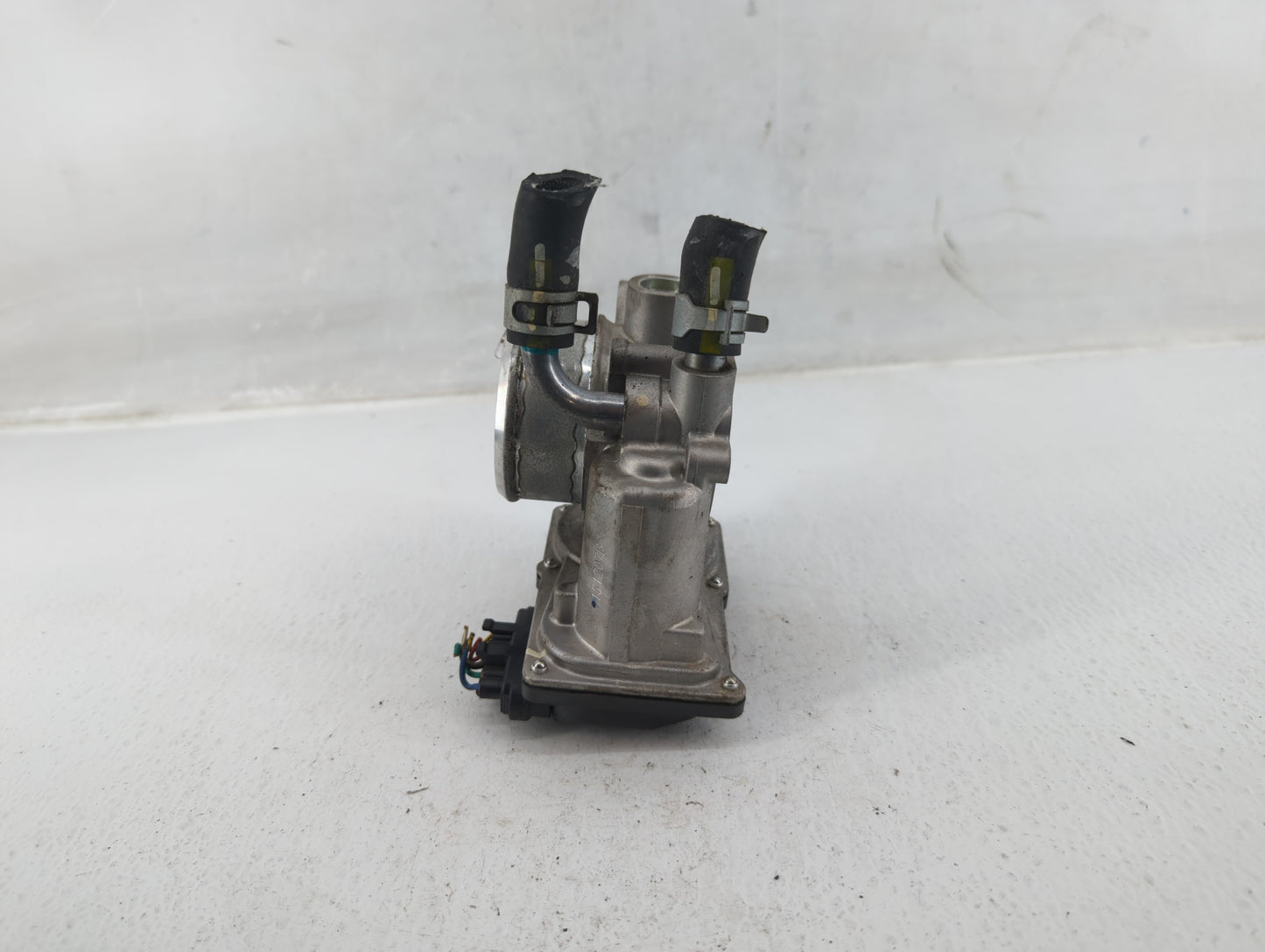 2016-2020 Kia Optima Throttle Body P/N:35100-2B340 Fits Fits 2015 2016 2017 2018 2019 2020 2021 2022 OEM Used Auto Parts - O
