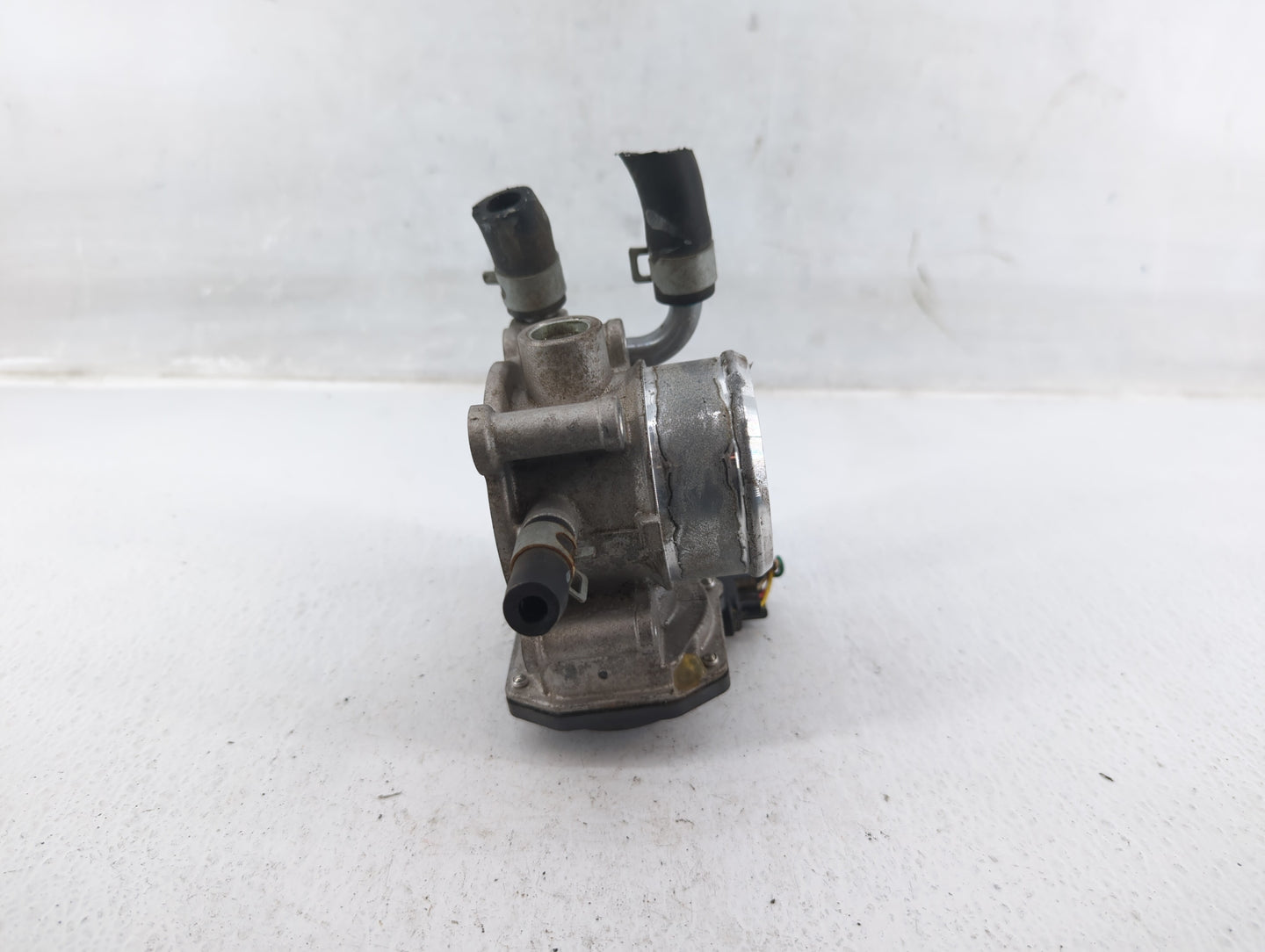 2016-2020 Kia Optima Throttle Body P/N:35100-2B340 Fits Fits 2015 2016 2017 2018 2019 2020 2021 2022 OEM Used Auto Parts - O