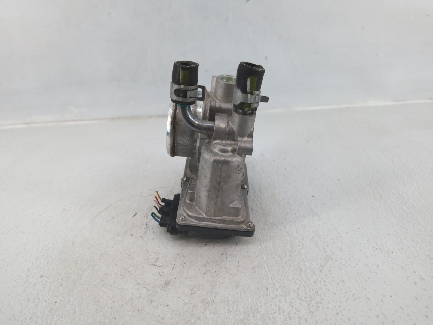 2016-2020 Kia Optima Throttle Body P/N:35100-2B340 Fits Fits 2015 2016 2017 2018 2019 2020 2021 2022 OEM Used Auto Parts - O