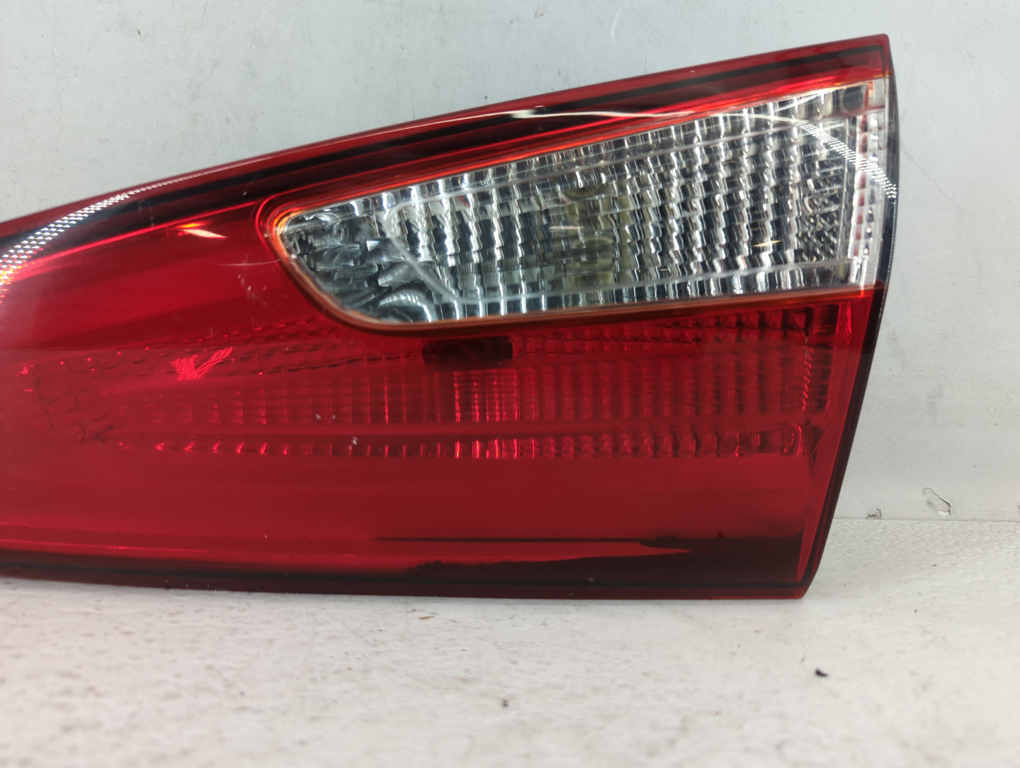 2016-2018 Kia Optima Passenger Right Side Deck Lid Mounted Tail Light - Oemusedautoparts1.com