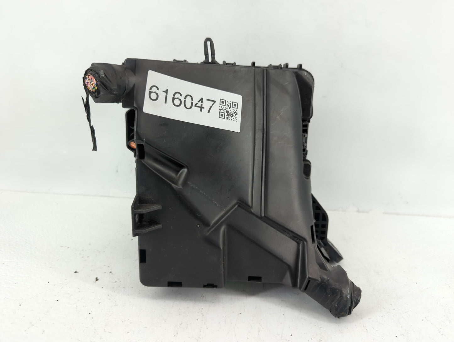 2016-2019 Kia Optima Fusebox Fuse Box Panel Relay Module P/N:91950-D5822 Fits Fits 2016 2017 2018 2019 OEM Used Auto Parts -