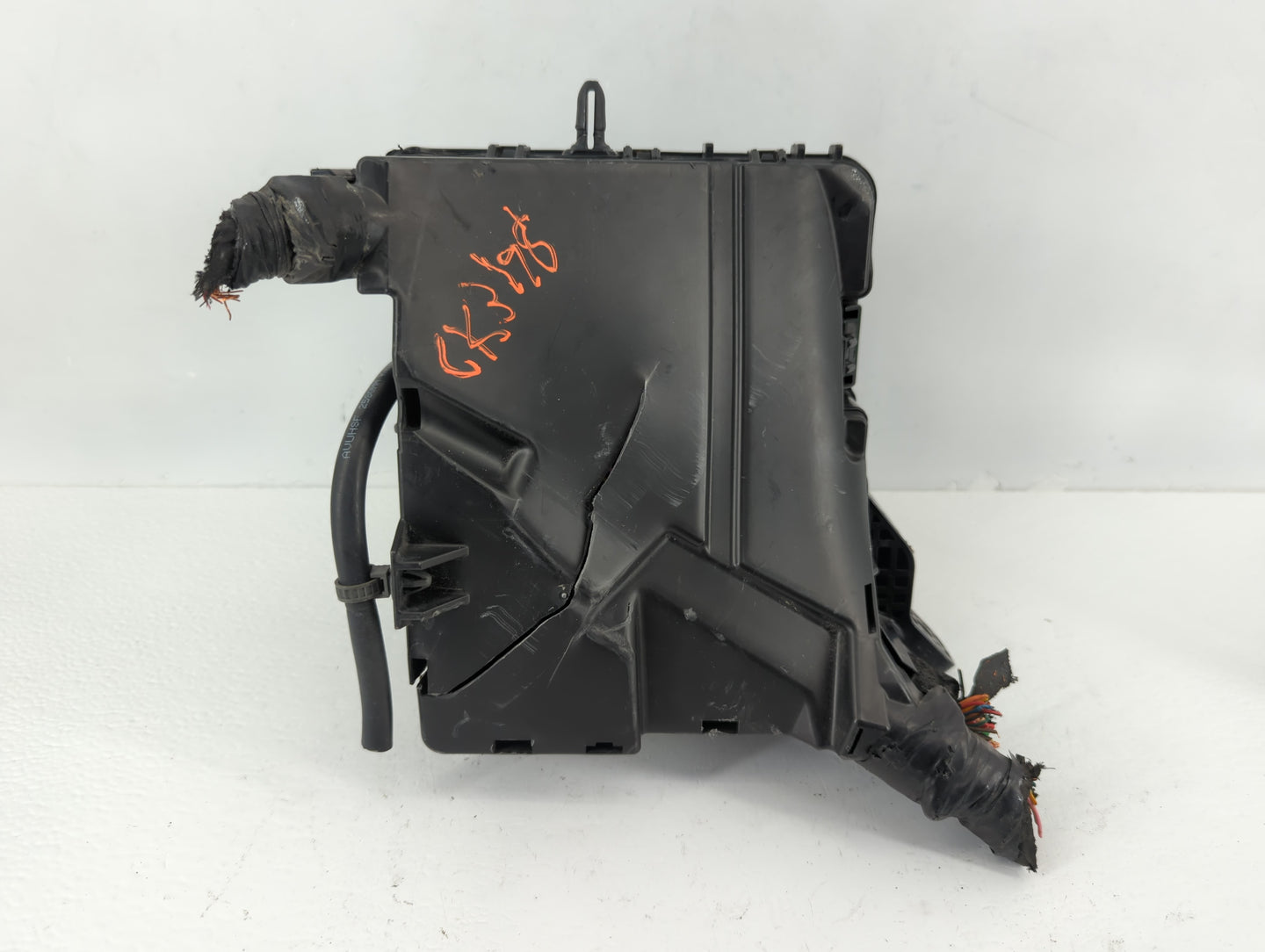 2016-2019 Kia Optima Fusebox Fuse Box Panel Relay Module P/N:91950-D5822 Fits Fits 2016 2017 2018 2019 OEM Used Auto Parts -
