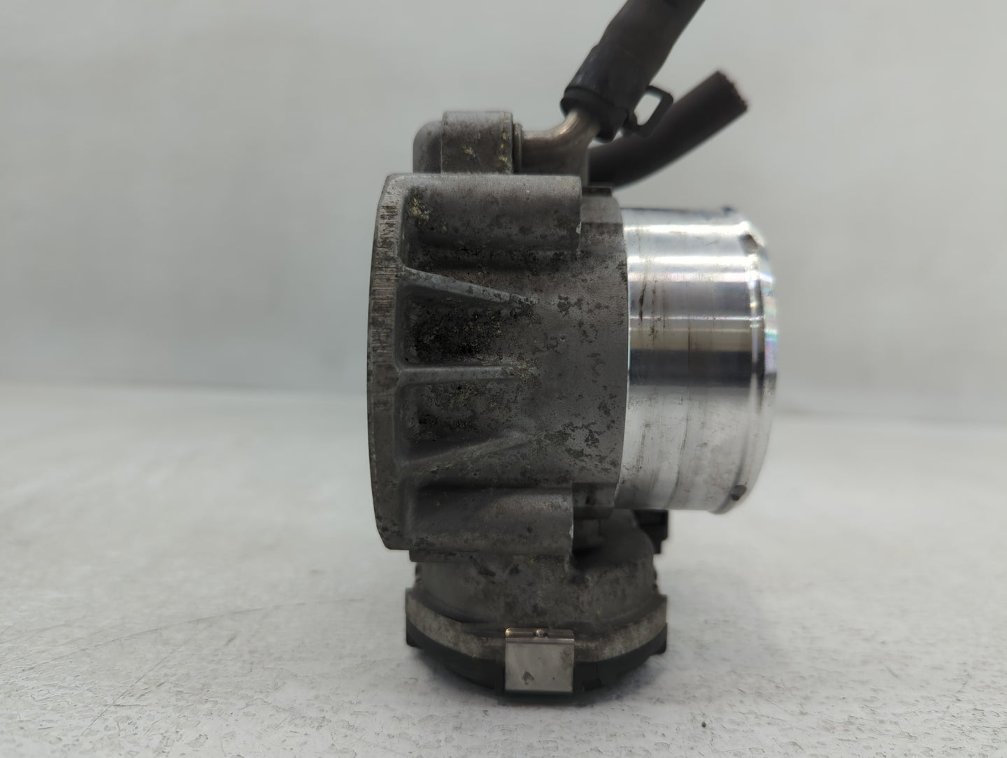 2011-2016 Kia Optima Throttle Body P/N:35100-2G700 Fits Fits 2011 2012 2013 2014 2015 2016 OEM Used Auto Parts - Oemusedauto
