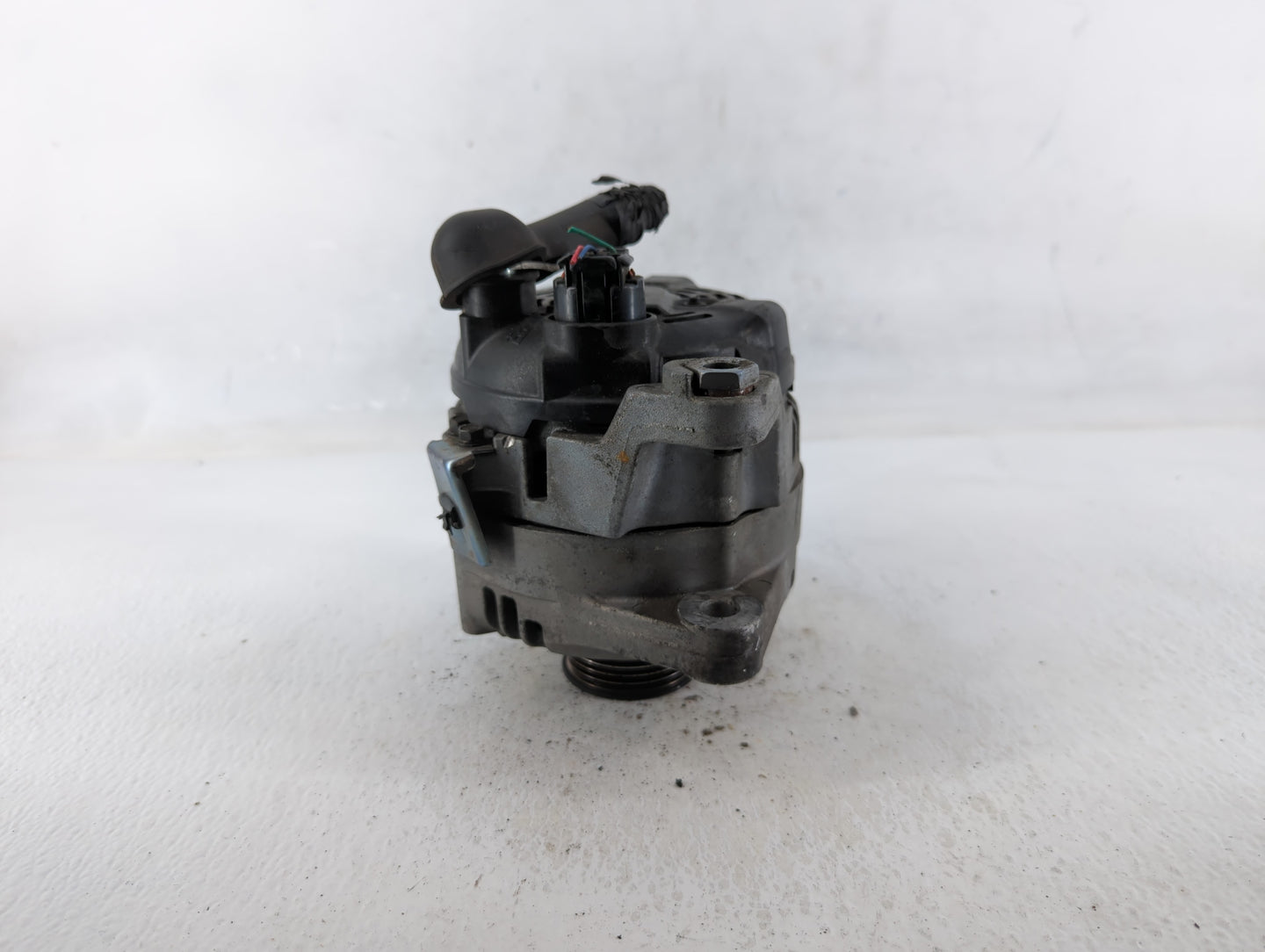 2016-2020 Kia Optima Alternator Replacement Generator Charging Assembly Engine OEM P/N:104211-8790 Fits OEM Used Auto Parts 