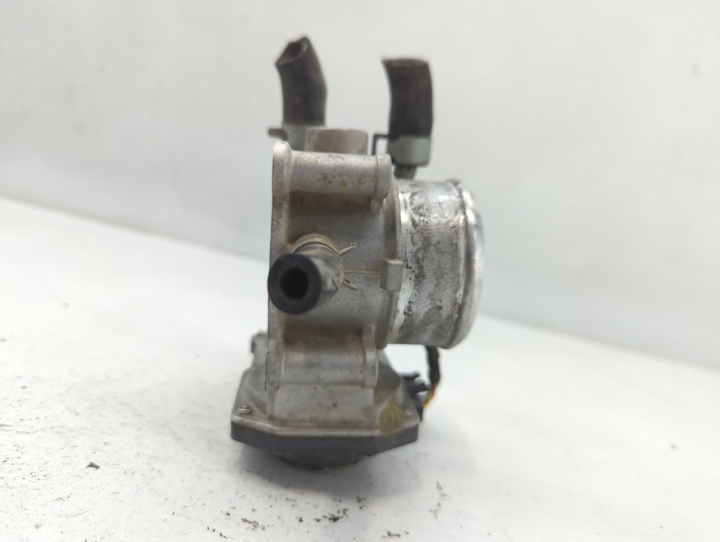 2016-2020 Kia Optima Throttle Body P/N:35100-2B340 Fits Fits 2015 2016 2017 2018 2019 2020 2021 2022 OEM Used Auto Parts - O