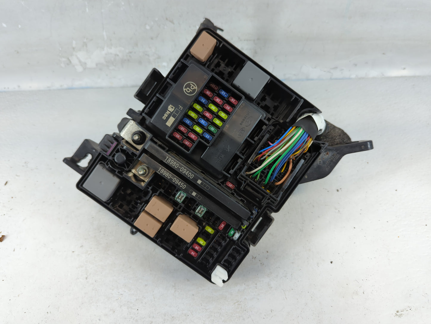 2016-2019 Kia Optima Fusebox Fuse Box Panel Relay Module P/N:91950-D5822 Fits Fits 2016 2017 2018 2019 OEM Used Auto Parts -