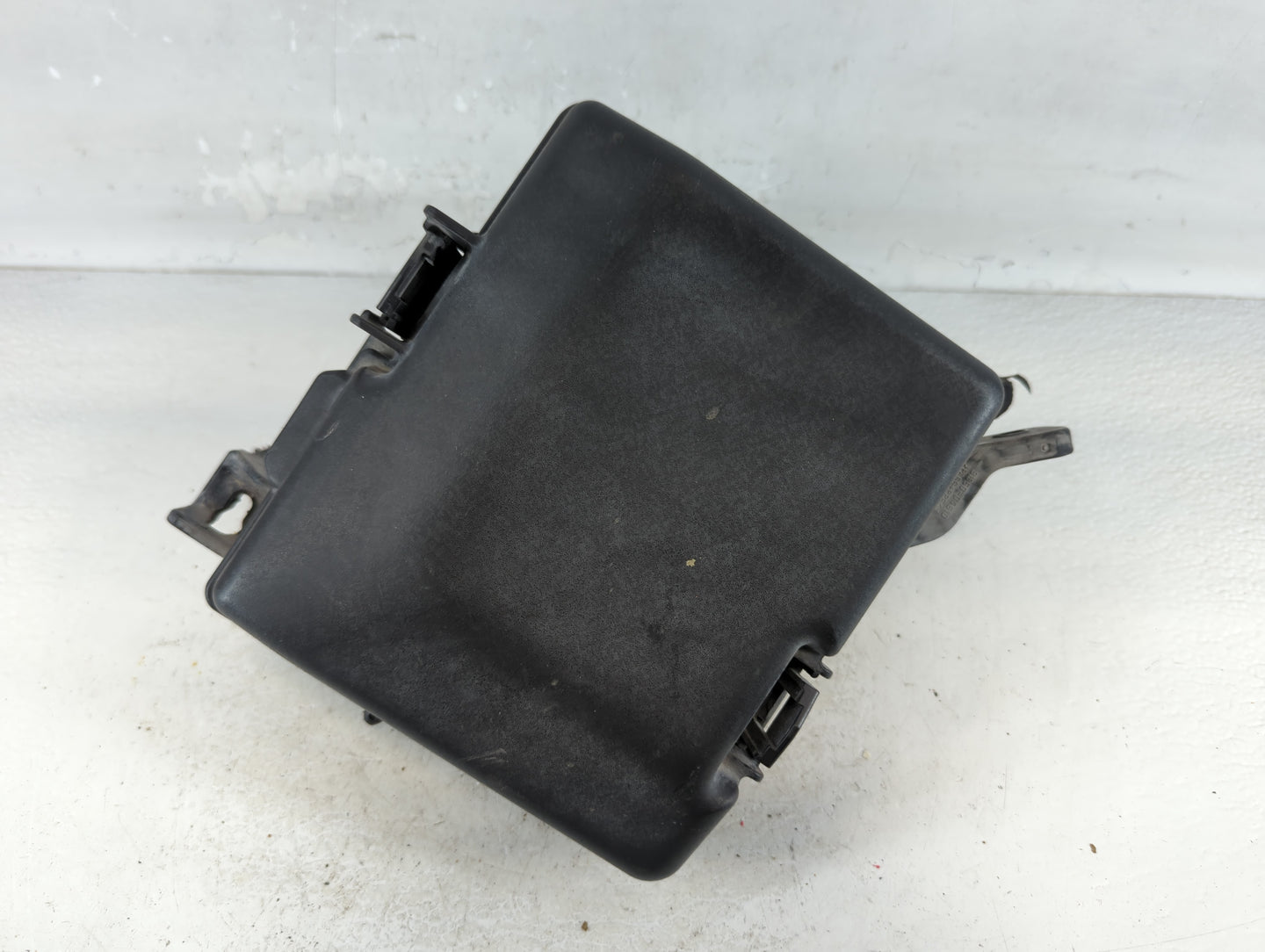 2016-2019 Kia Optima Fusebox Fuse Box Panel Relay Module P/N:91950-D5822 Fits Fits 2016 2017 2018 2019 OEM Used Auto Parts -