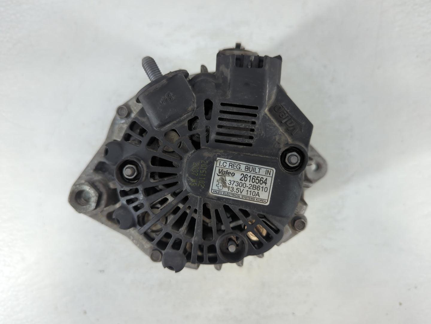 2012-2016 Kia Rio Alternator Replacement Generator Charging Assembly Engine OEM P/N:2616564 37300-2B610 Fits OEM Used Auto P