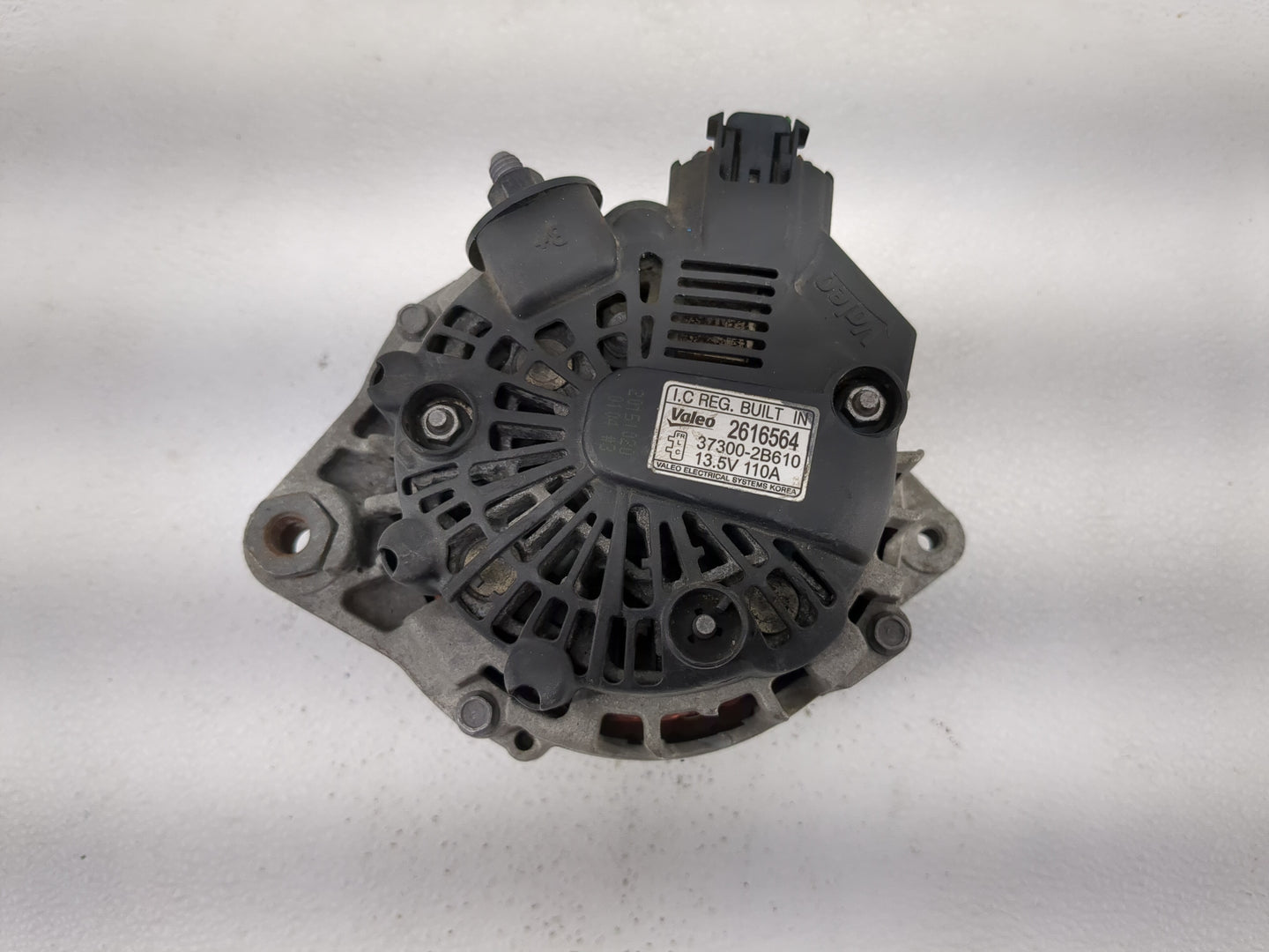 2016-2017 Kia Rio Alternator Replacement Generator Charging Assembly Engine OEM P/N:37300-2B610 2616564 Fits Fits 2016 2017 