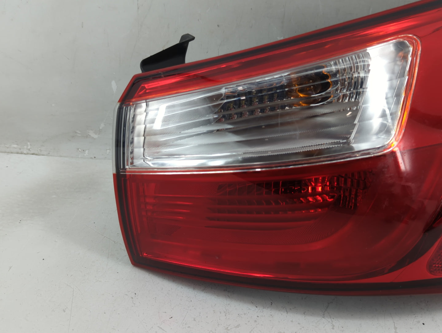 2012-2017 Kia Rio Tail Light Assembly Passenger Right OEM P/N:92402-1W0 Fits Fits 2012 2013 2014 2015 2016 2017 OEM Used Aut