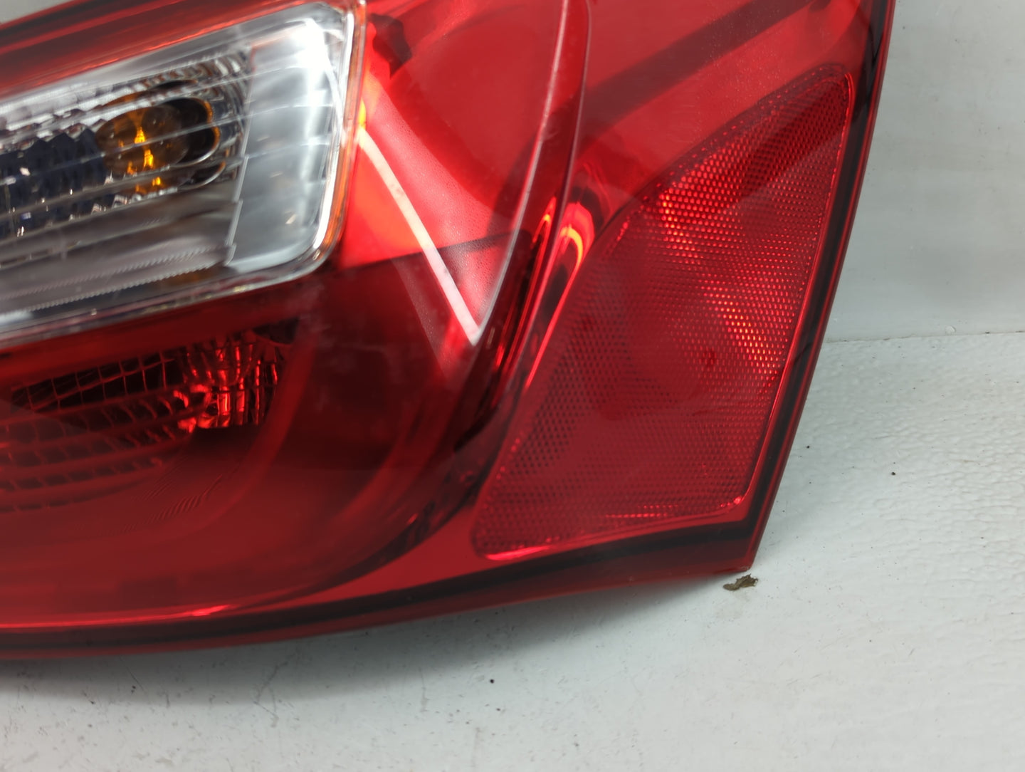 2012-2017 Kia Rio Tail Light Assembly Passenger Right OEM P/N:92402-1W0 Fits Fits 2012 2013 2014 2015 2016 2017 OEM Used Aut