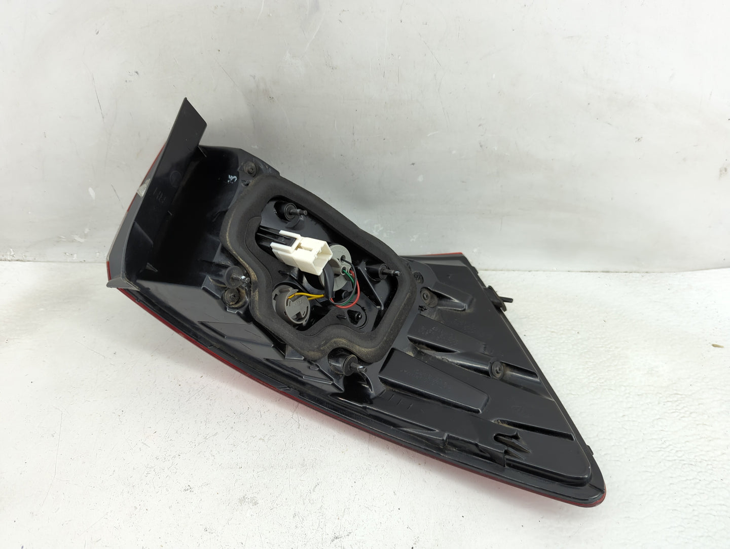 2012-2017 Kia Rio Tail Light Assembly Passenger Right OEM P/N:92402-1W0 Fits Fits 2012 2013 2014 2015 2016 2017 OEM Used Aut