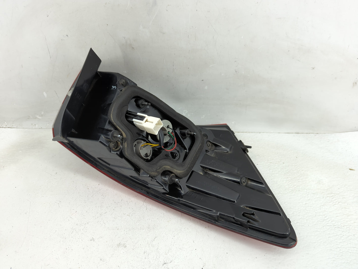 2012-2017 Kia Rio Tail Light Assembly Passenger Right OEM P/N:92402-1W0 Fits Fits 2012 2013 2014 2015 2016 2017 OEM Used Aut