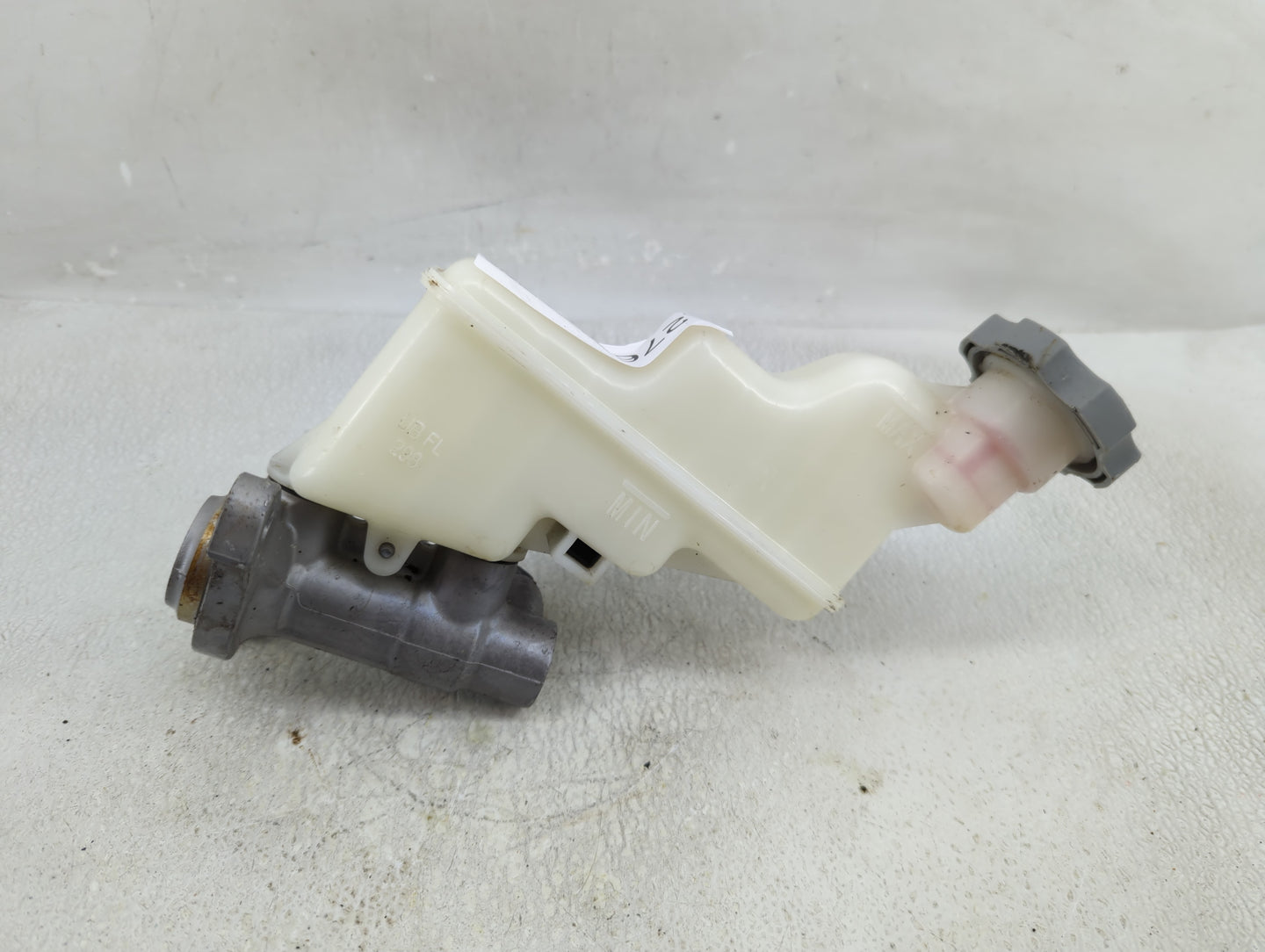 2016-2017 Kia Rio Brake Master Cylinder 1276567 - Oemusedautoparts1.com