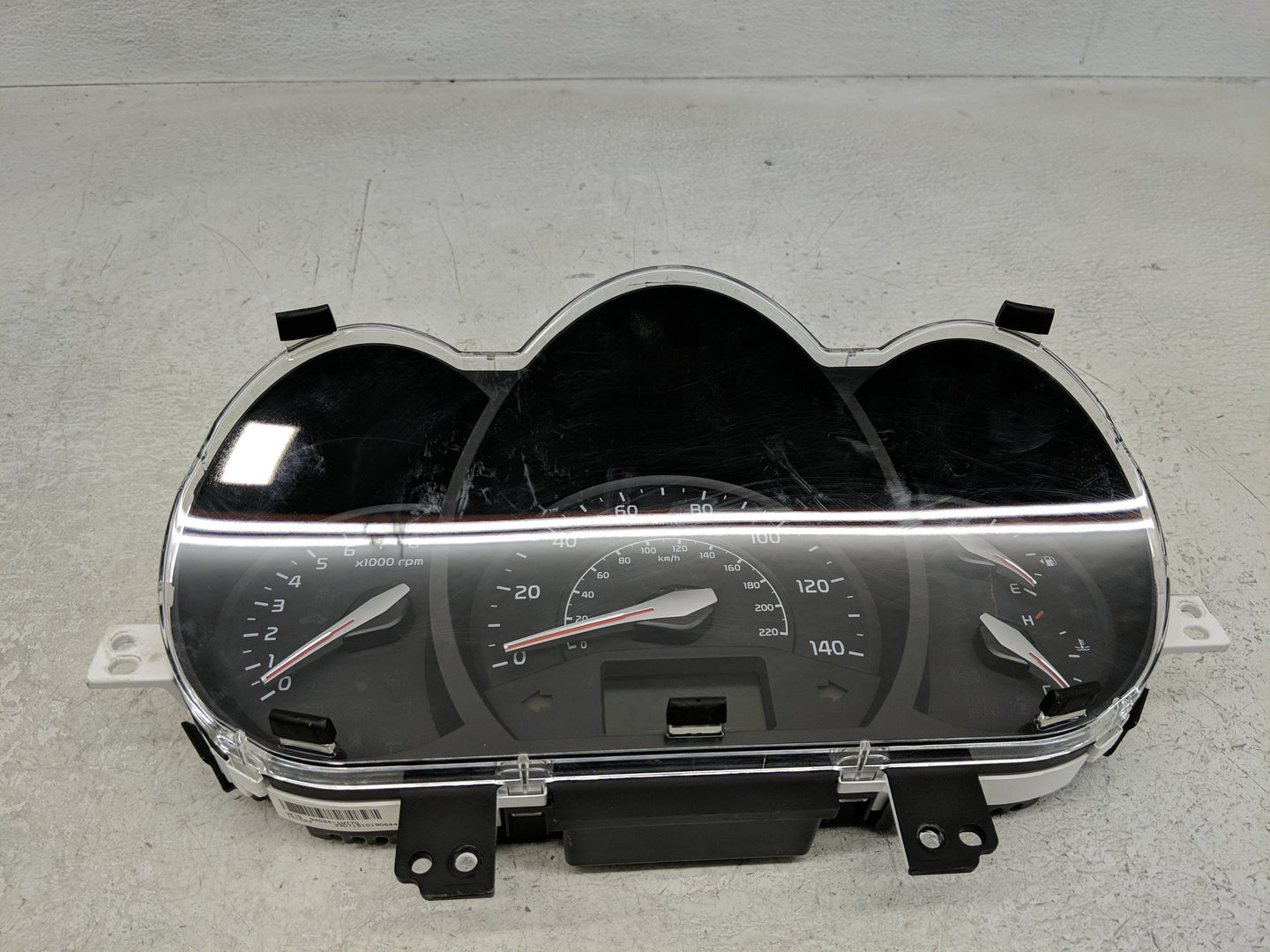 2016-2017 Kia Rio Instrument Cluster Speedometer Gauges P/N:94024-1W770 Fits Fits 2016 2017 OEM Used Auto Parts - Oemusedaut