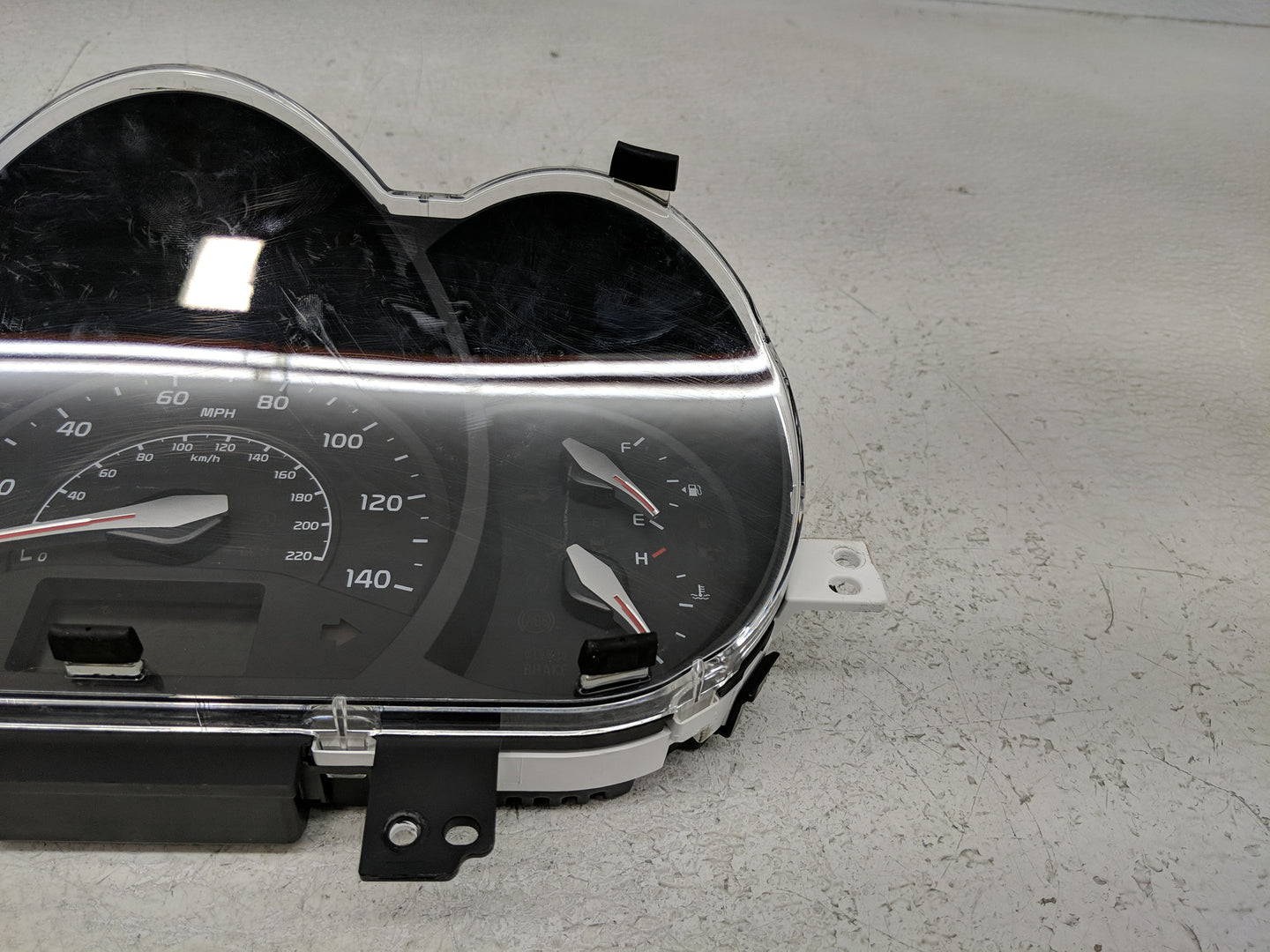 2016-2017 Kia Rio Instrument Cluster Speedometer Gauges P/N:94024-1W770 Fits Fits 2016 2017 OEM Used Auto Parts - Oemusedaut