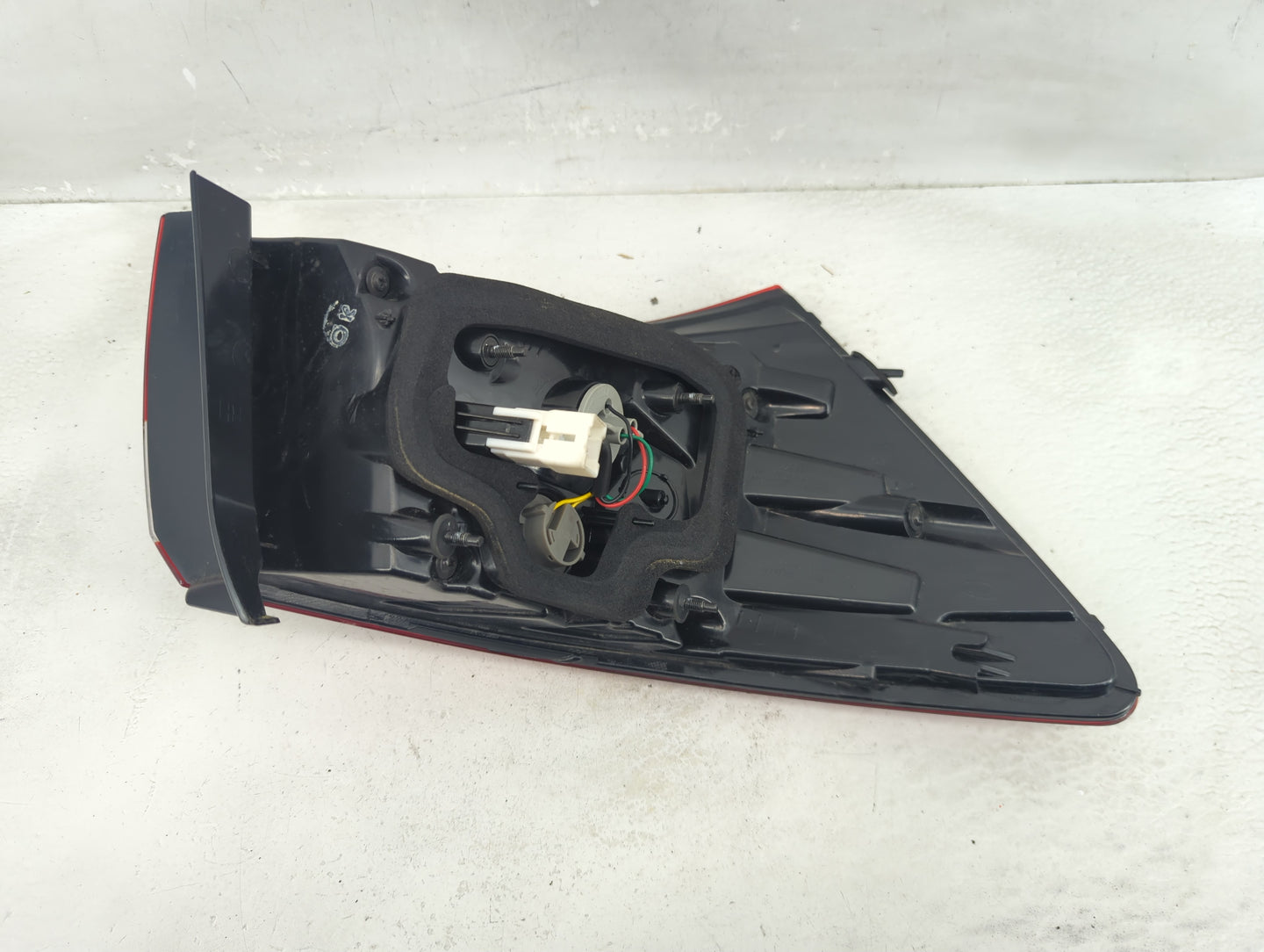 2012-2017 Kia Rio Tail Light Assembly Passenger Right OEM P/N:92402-1W0 Fits Fits 2012 2013 2014 2015 2016 2017 OEM Used Aut