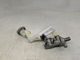 compare product 2016-2017 Kia Rio Brake Master Cylinder 1301902