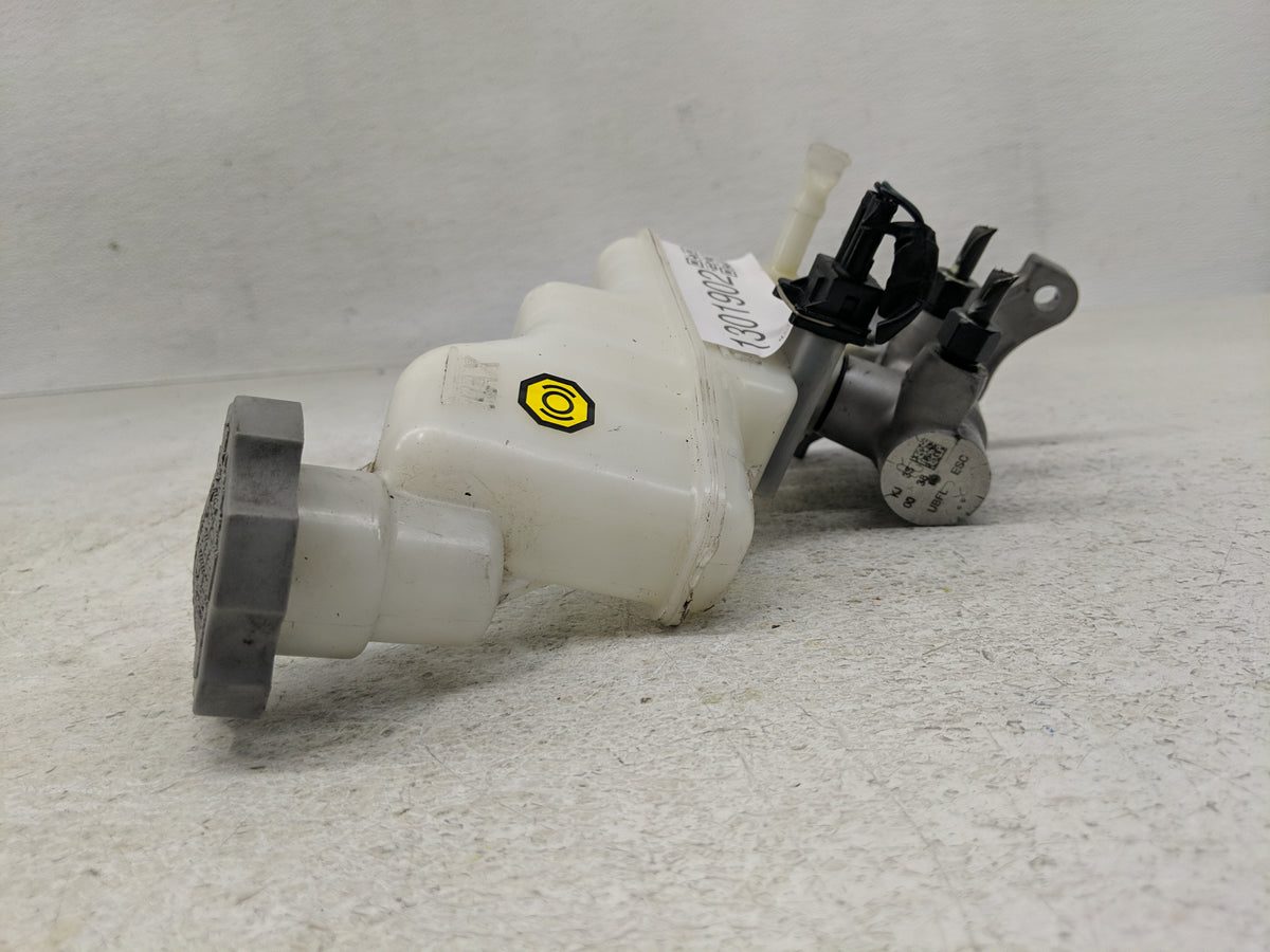2016-2017 Kia Rio Brake Master Cylinder 1301902 - Oemusedautoparts1.com