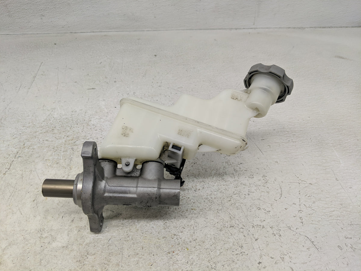 2016-2017 Kia Rio Brake Master Cylinder 1301902 - Oemusedautoparts1.com