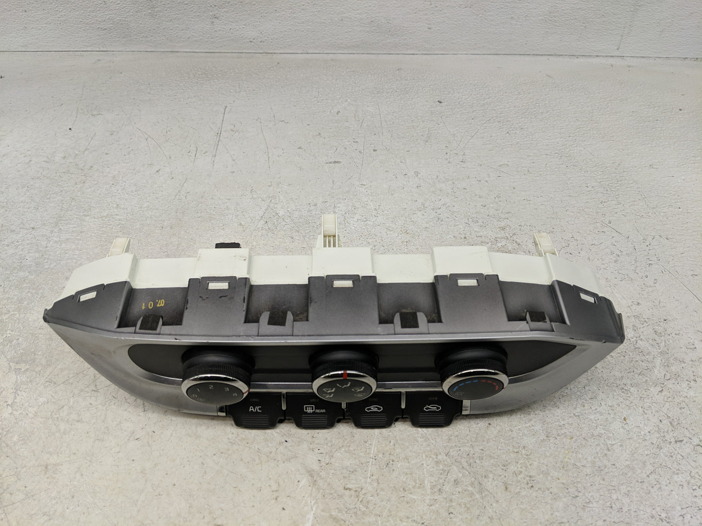 2016-2017 Kia Rio Climate Control Module Temperature AC/Heater Replacement P/N:97250-1W260 Fits Fits 2016 2017 OEM Used Auto