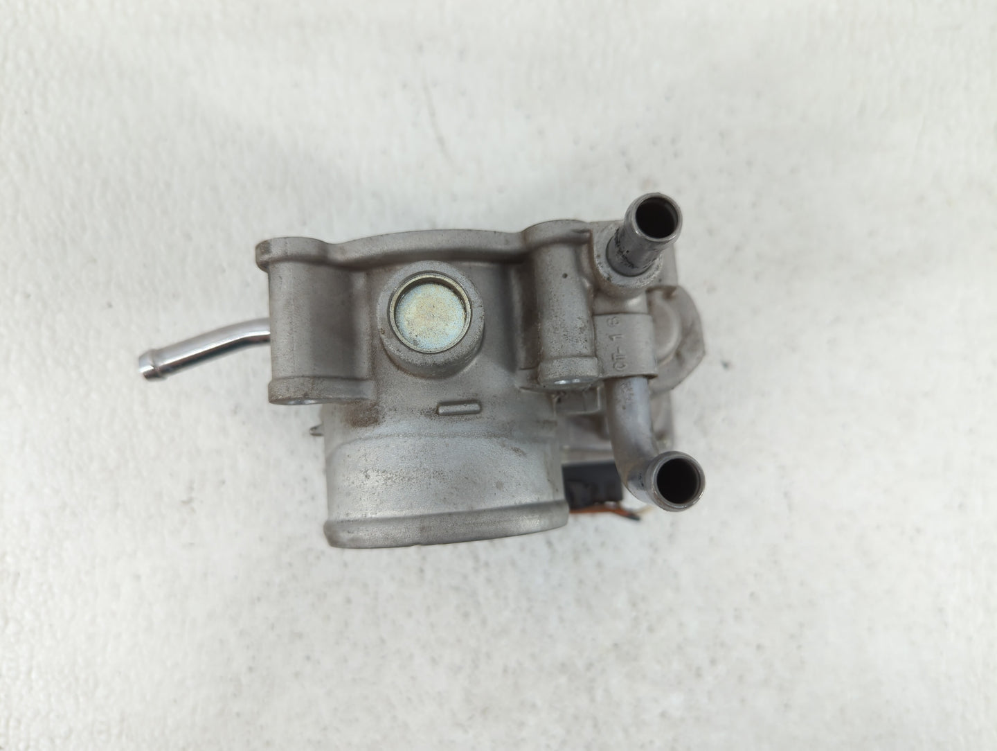 2012-2019 Kia Rio Throttle Body P/N:35100-2B300 Fits Fits 2012 2013 2014 2015 2016 2017 2018 2019 OEM Used Auto Parts - Oemu
