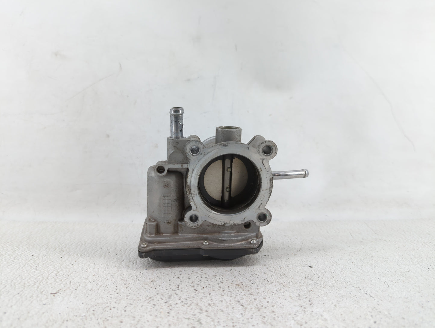 2012-2019 Kia Rio Throttle Body P/N:35100-2B300 Fits Fits 2012 2013 2014 2015 2016 2017 2018 2019 OEM Used Auto Parts - Oemu