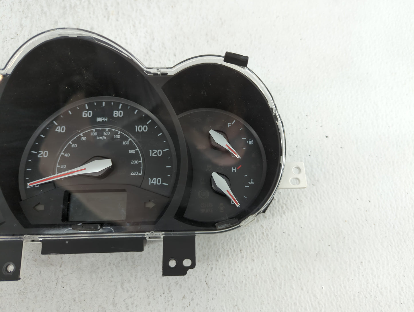 2016-2017 Kia Rio Instrument Cluster Speedometer Gauges P/N:94024-1W770 15005-122 Fits Fits 2016 2017 OEM Used Auto Parts - 