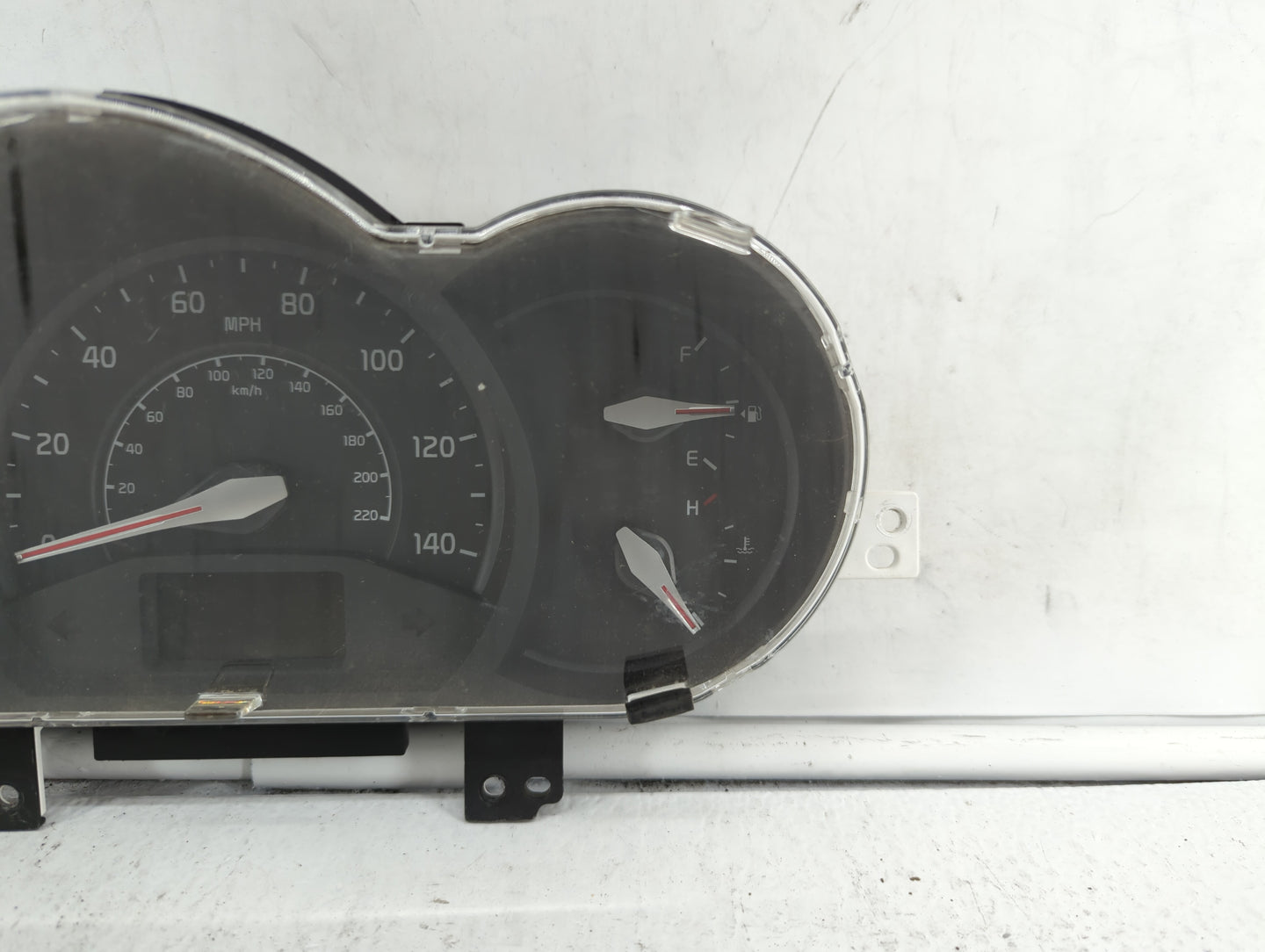 2016-2017 Kia Rio Instrument Cluster Speedometer Gauges P/N:94024-1W770 15005-122 Fits Fits 2016 2017 OEM Used Auto Parts - 