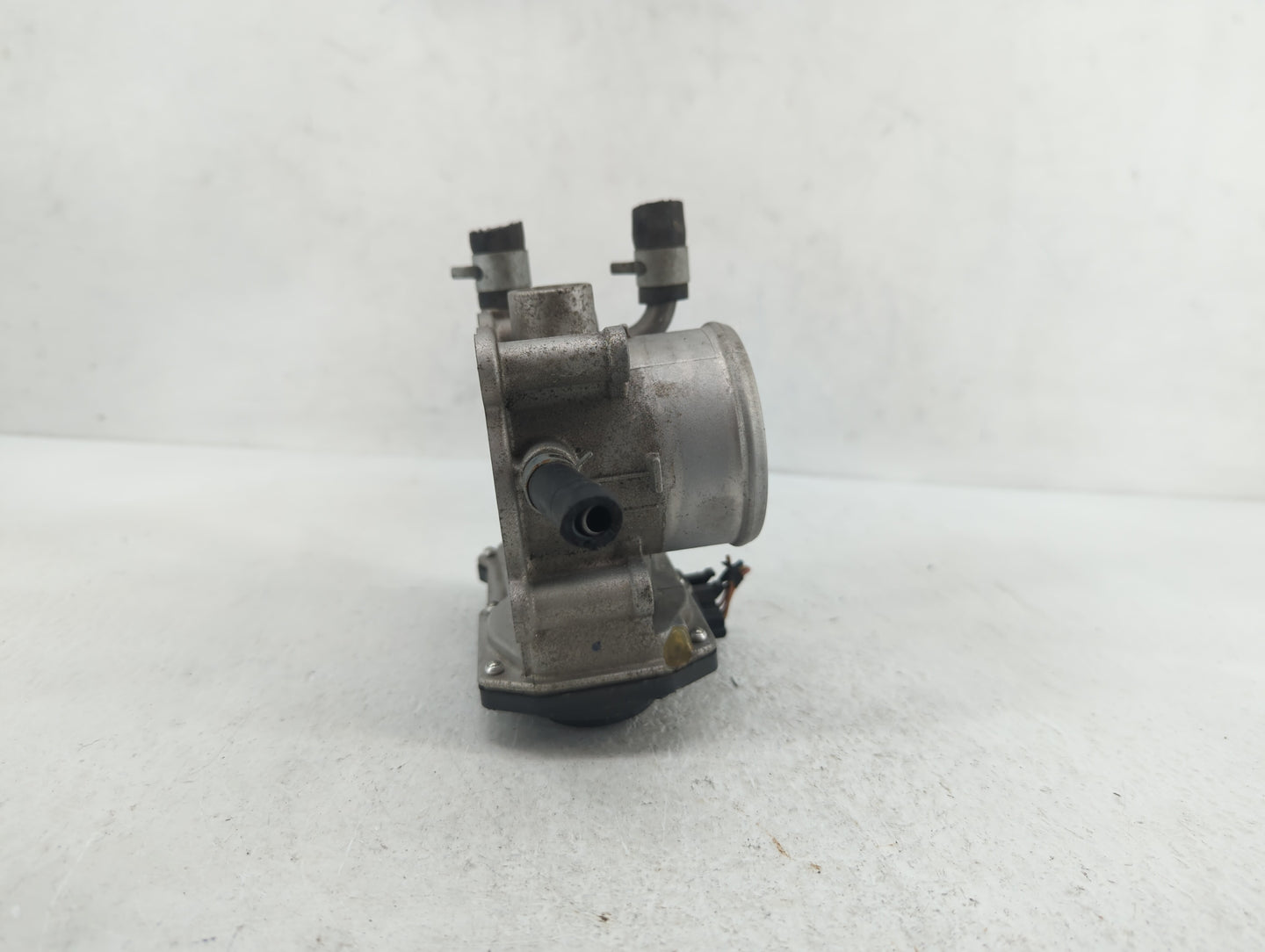 2012-2019 Kia Rio Throttle Body P/N:5302 1T28 35100-2B300 Fits Fits 2012 2013 2014 2015 2016 2017 2018 2019 OEM Used Auto Pa